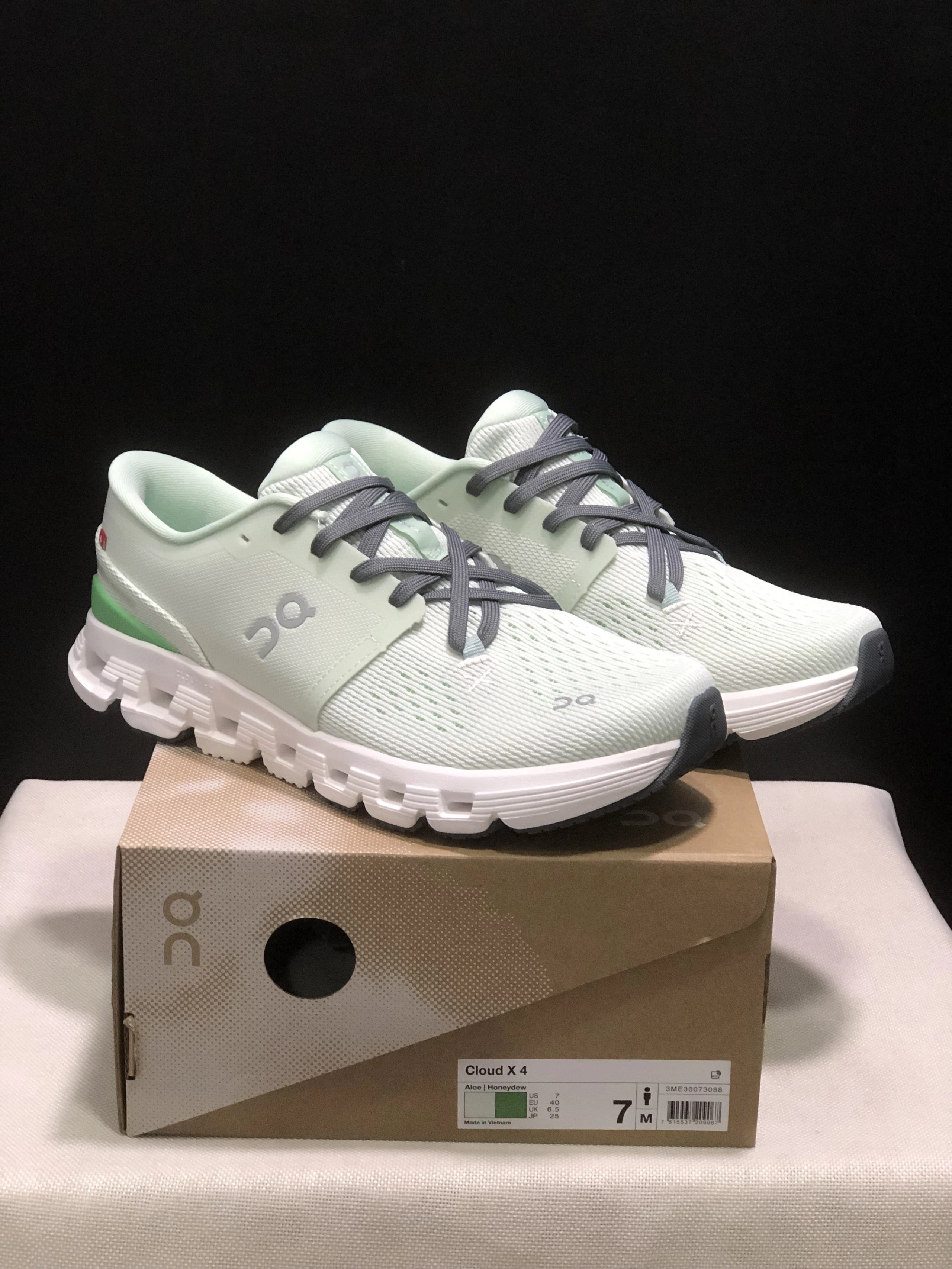 On Sneakers Cloud X 4 — 19