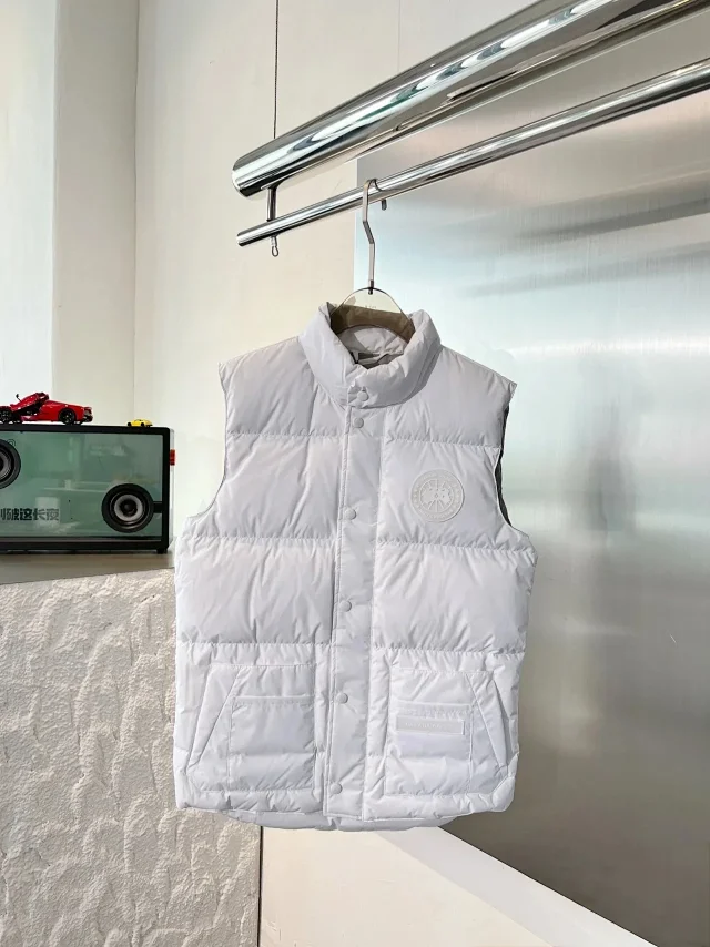 Canada Goose Vests Quilted Puffer Vest with Stand Collar product detail image 2