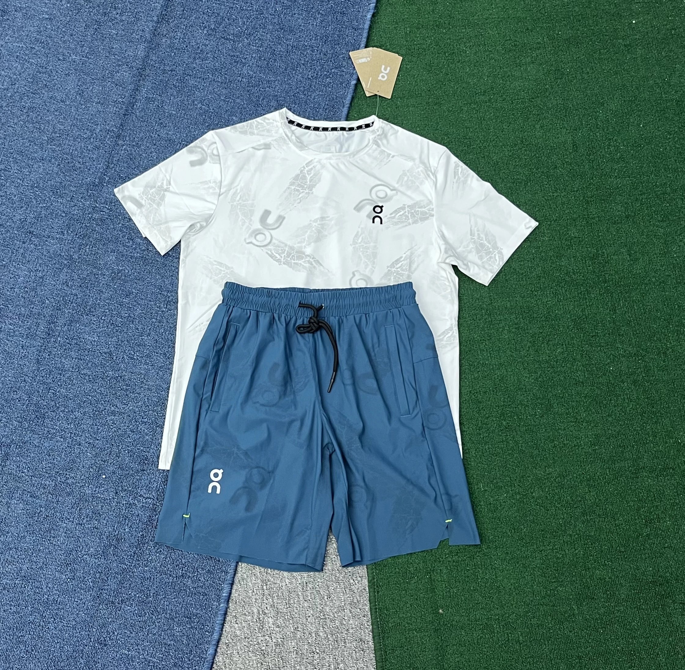On Matching Sets All-over logo print short-sleeve T-shirt and shorts set image 12