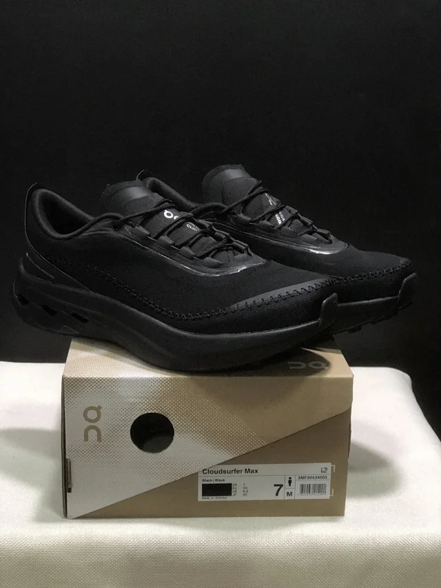 On Sneakers Cloudsurfer Max product detail image 3