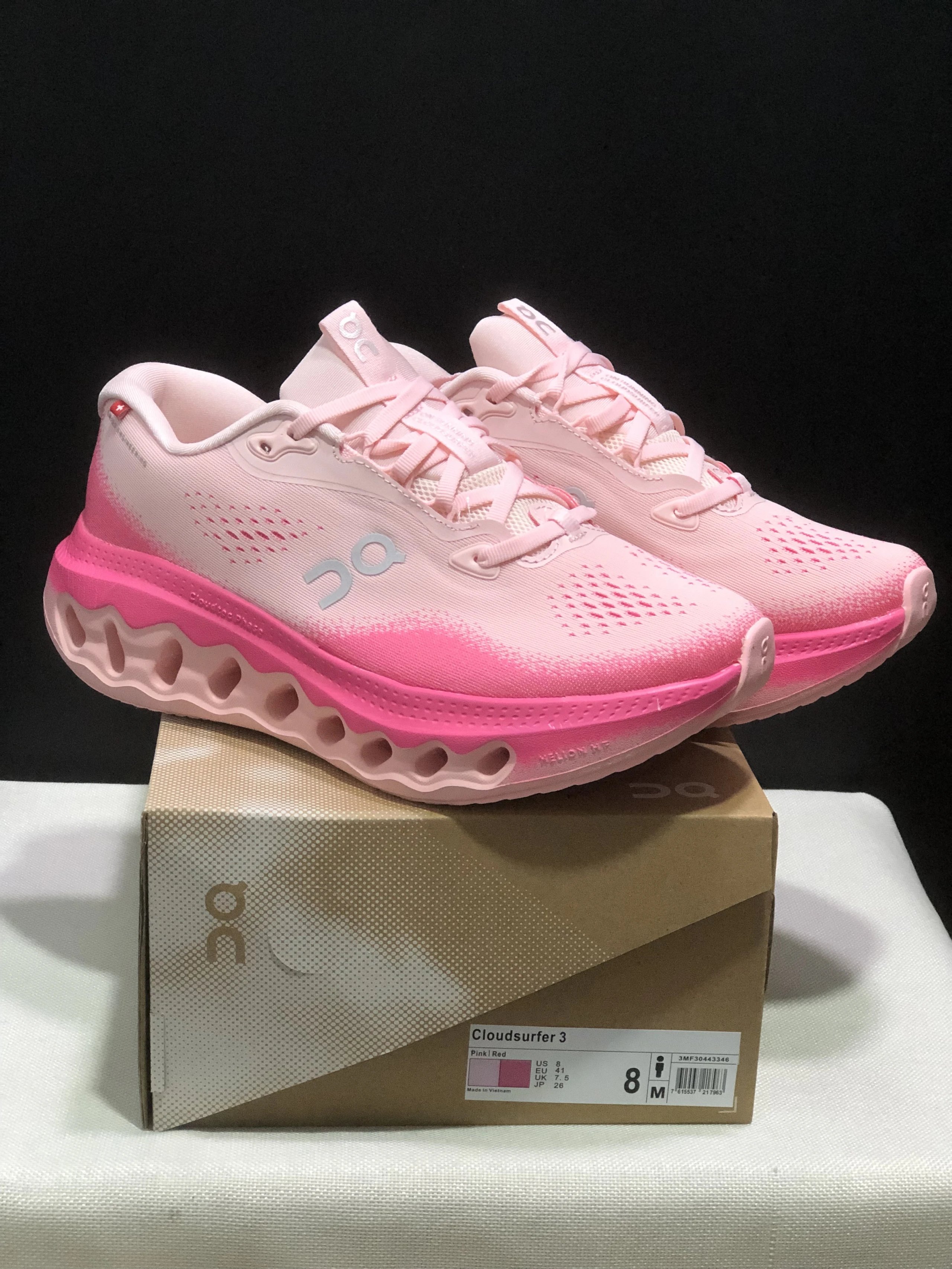 On Cloudtilt and Cloudsurfer 3 running shoes — 19