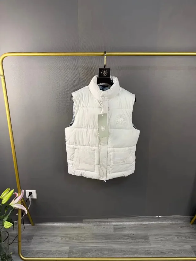 Canada Goose Vests Quilted Puffer Vest with Stand Collar product detail image 16