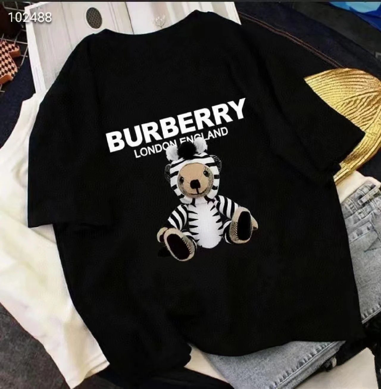 Burberry T-Shirts Short Sleeve Graphic T-Shirt image 10
