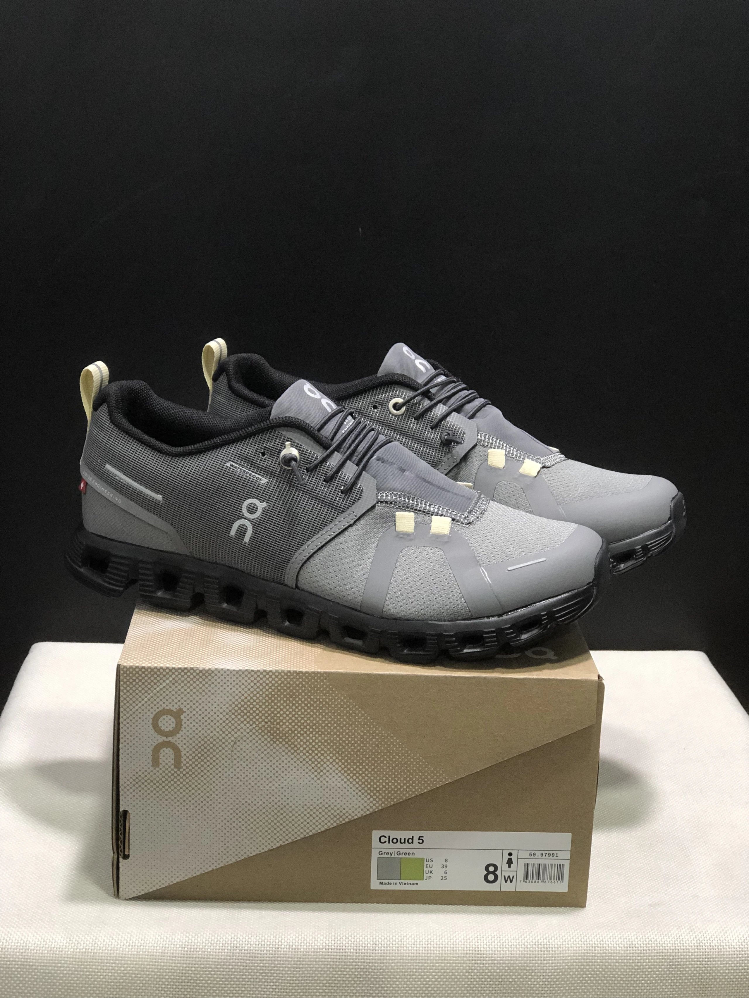 On Sneakers Cloud 5 — 9