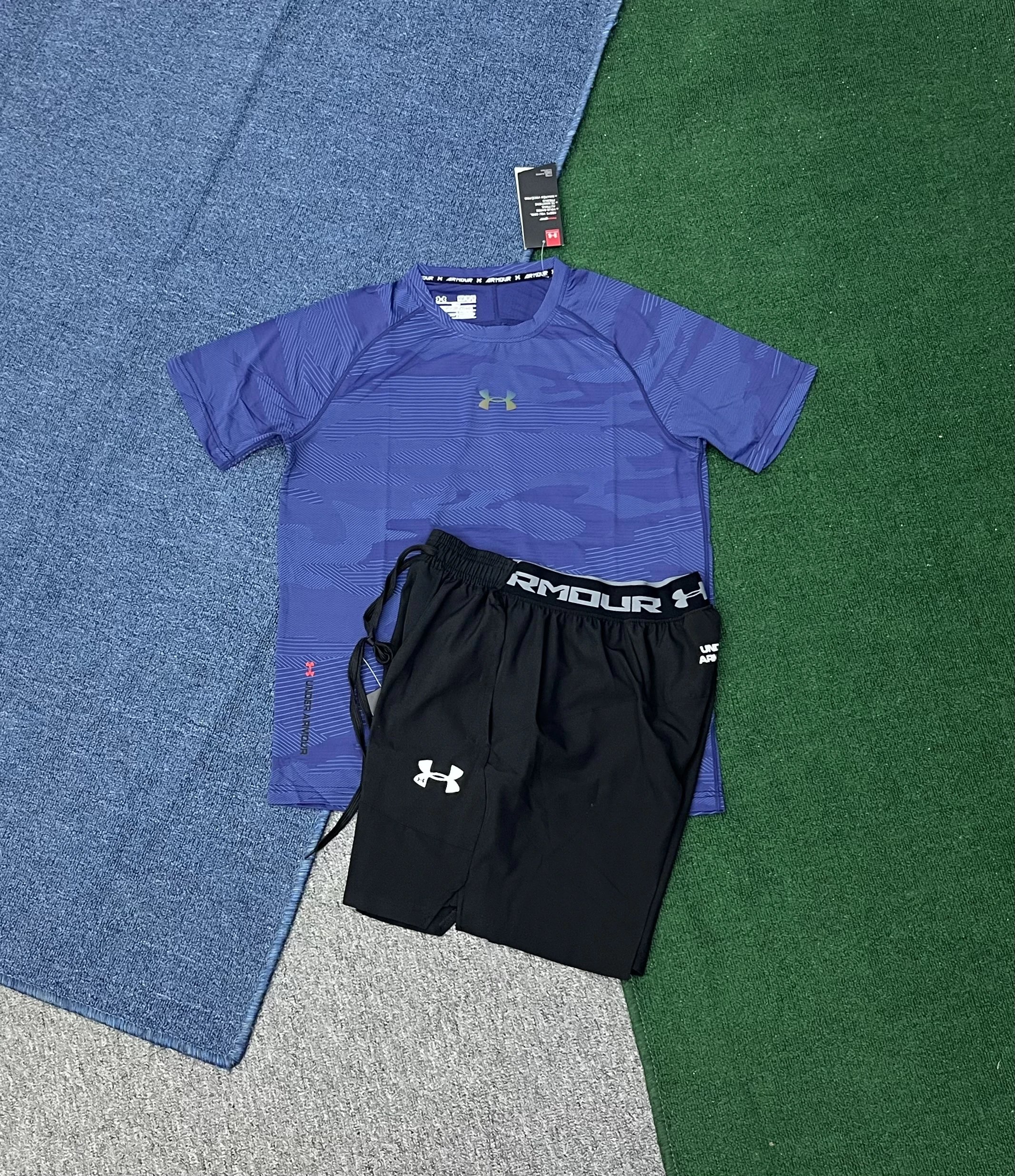 Under Armour Matching Sets Short-sleeve T-shirt and shorts set with graphic camouflage print image 3