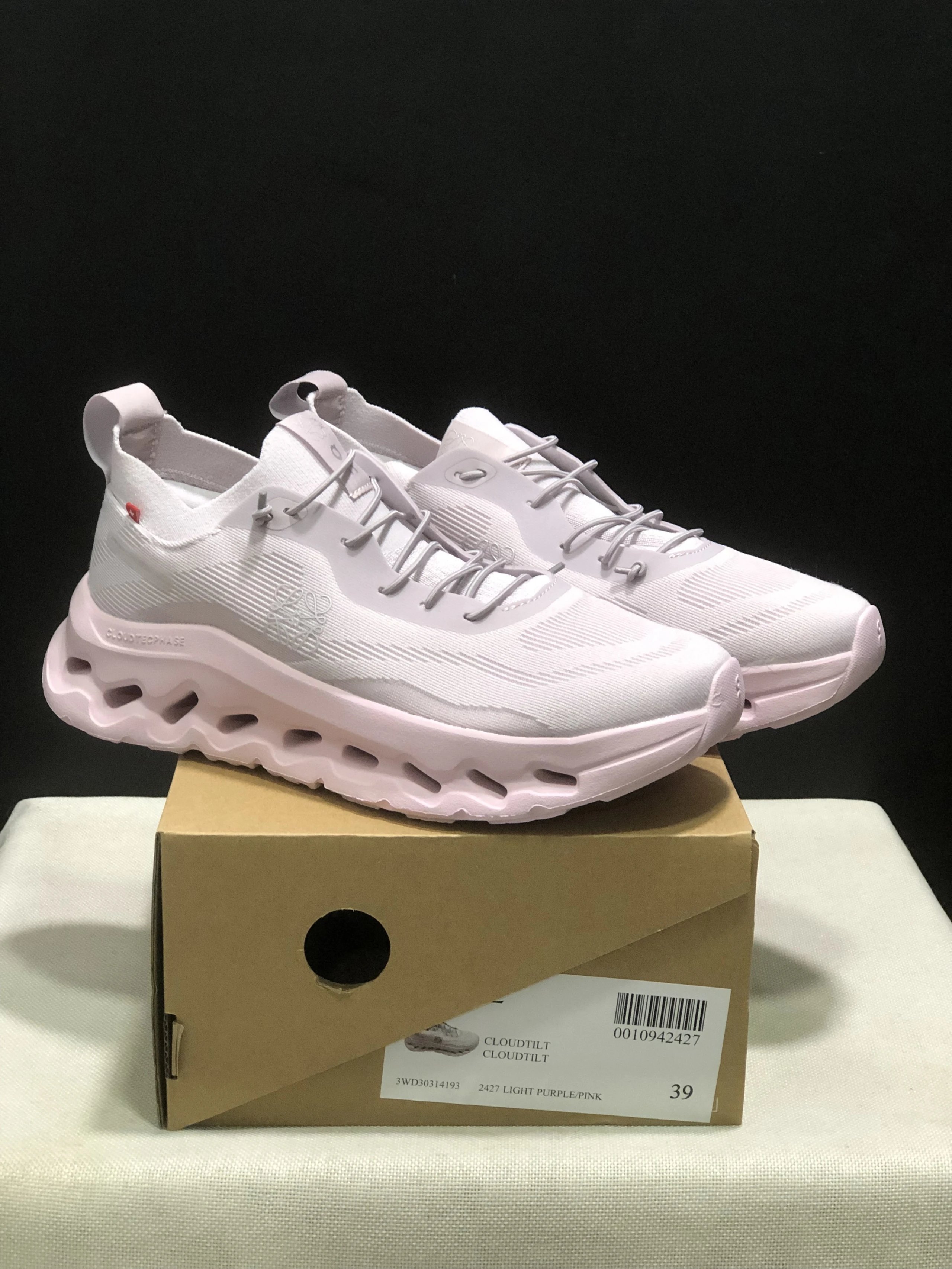 Loewe Sneakers Cloudtilt 2.0 — 25