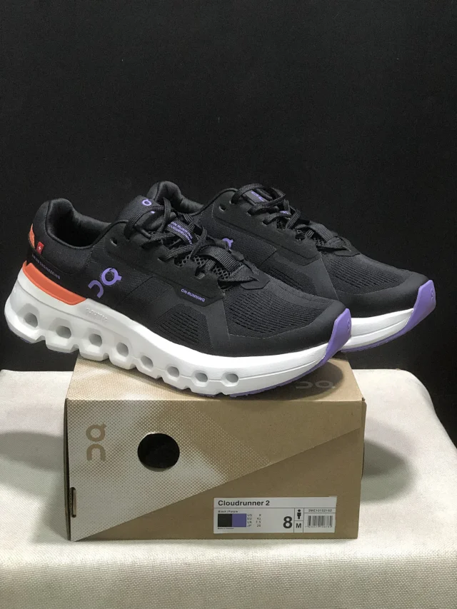 On THE ROGER Pro 2 and Cloudrunner product detail image 11