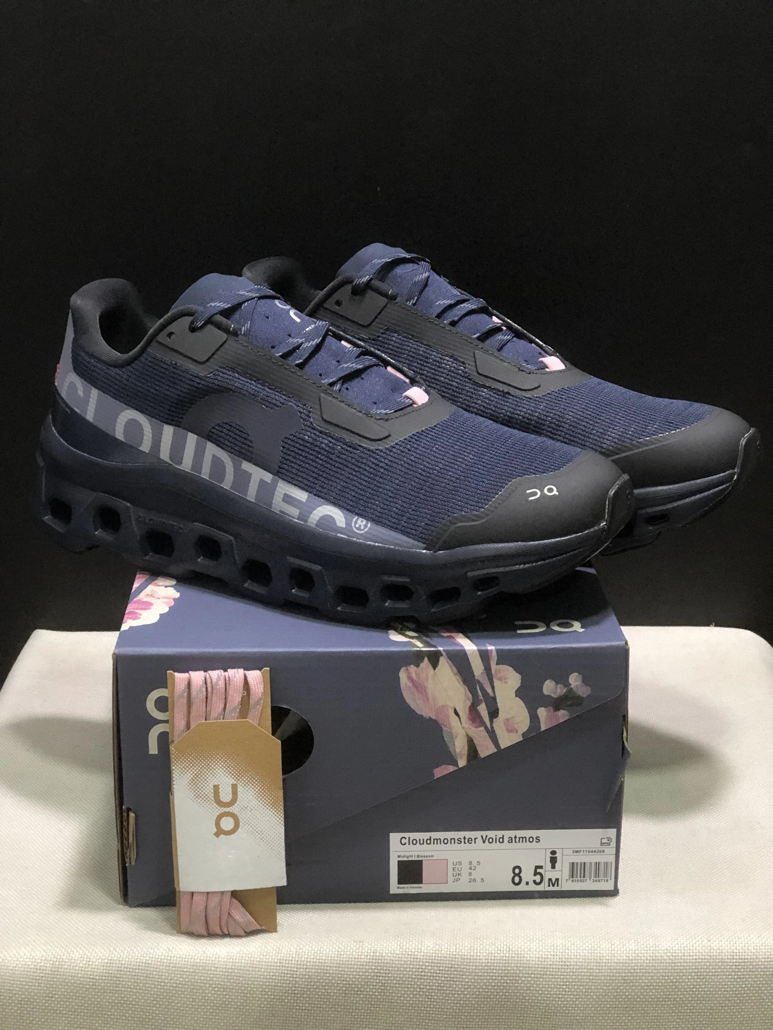 On Cloudsurfer Max / THE ROGER Pro Fire — 9