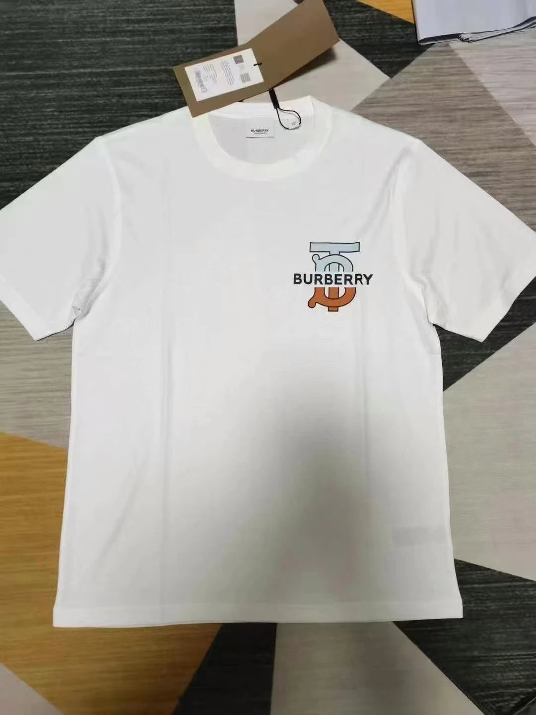 Burberry T-Shirts Short Sleeve Graphic T-Shirt image 1