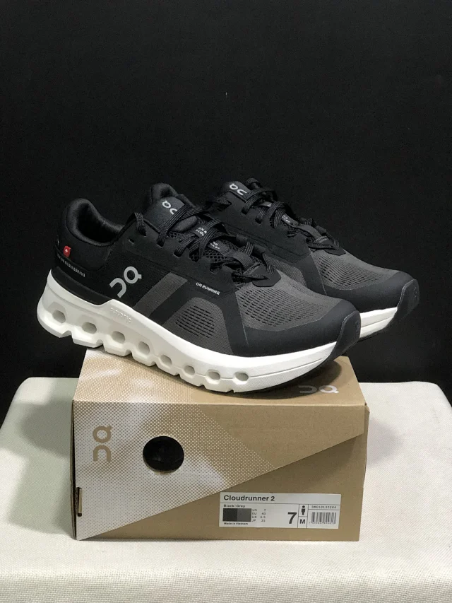 On Cloudhorizon and Cloudrunner 2 product detail image 2