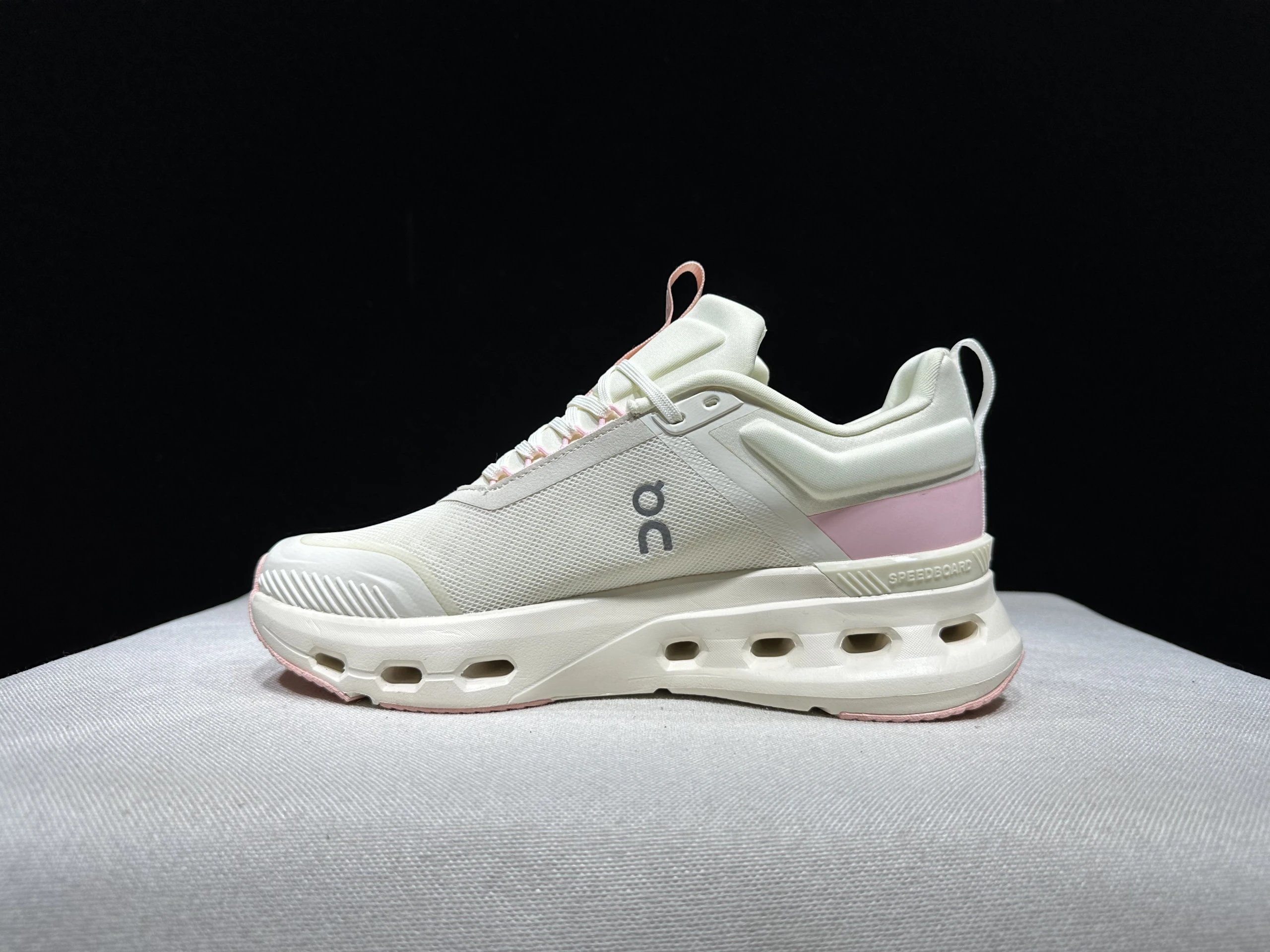 On Sneakers Cloudsurfer Trail 2 WP — 18