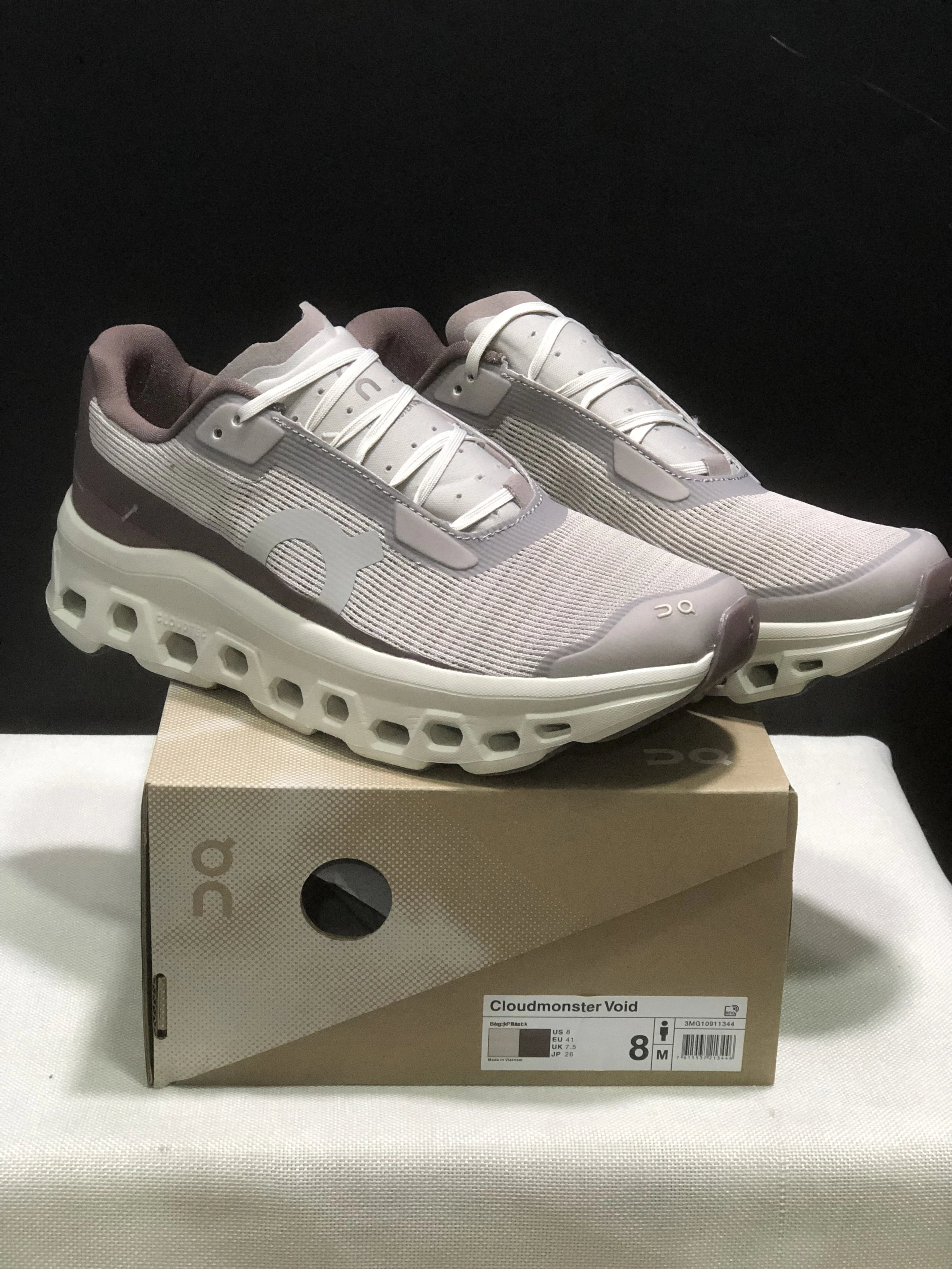 On Cloudsurfer Max / THE ROGER Pro Fire — 11
