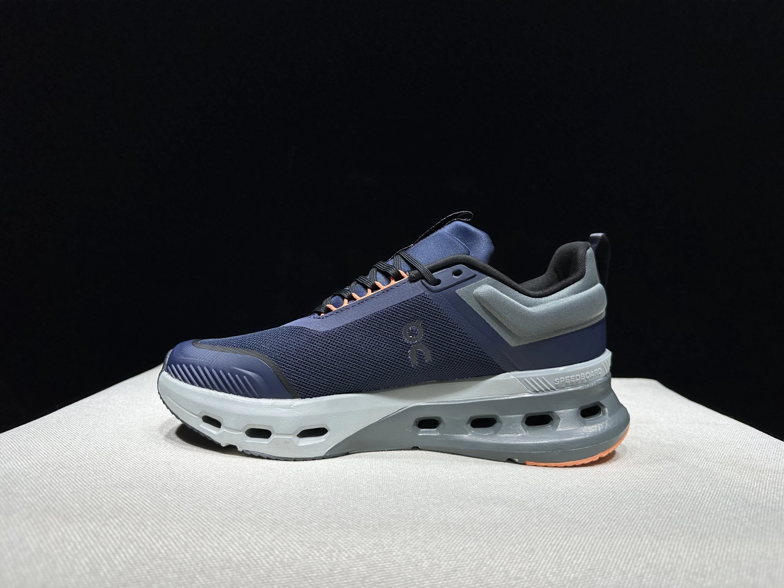 On Sneakers Cloudsurfer Trail 2 WP — 23