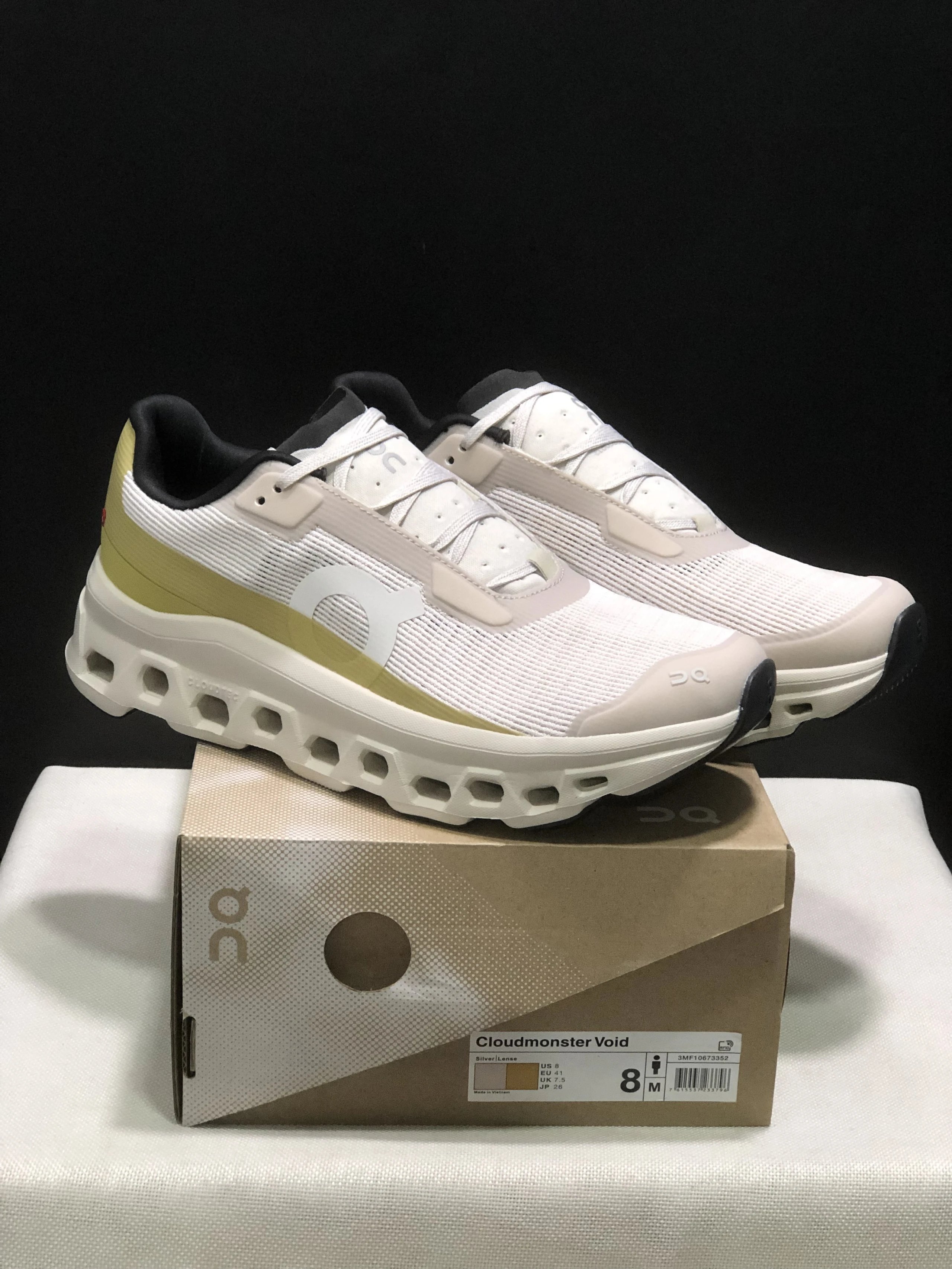 On Cloudsurfer Max / THE ROGER Pro Fire — 34