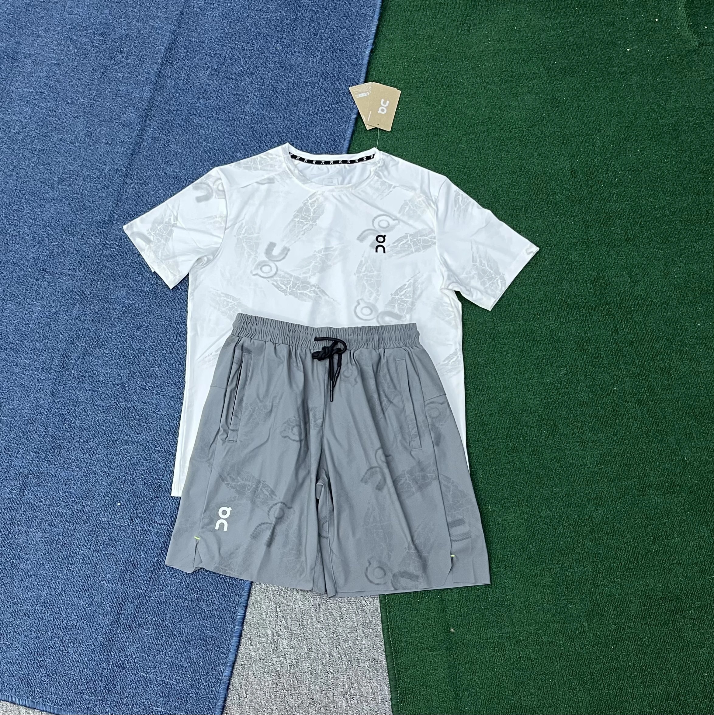 On Matching Sets All-over logo print short-sleeve T-shirt and shorts set image 14