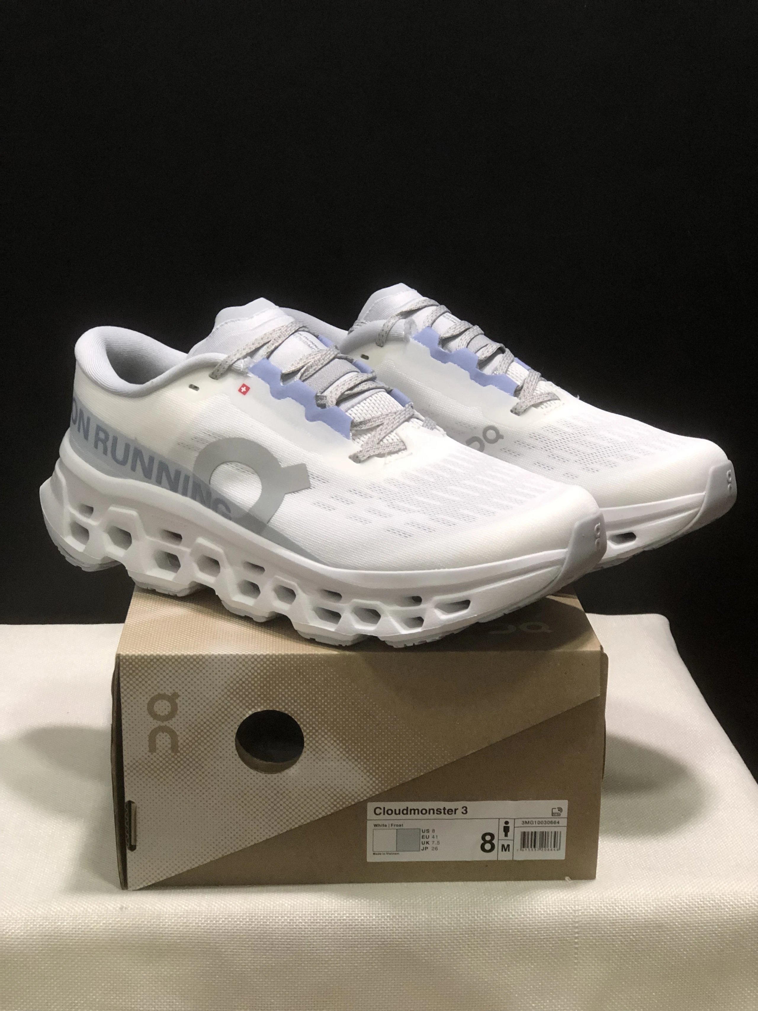 On Sneakers Cloudmonster 3 — 24
