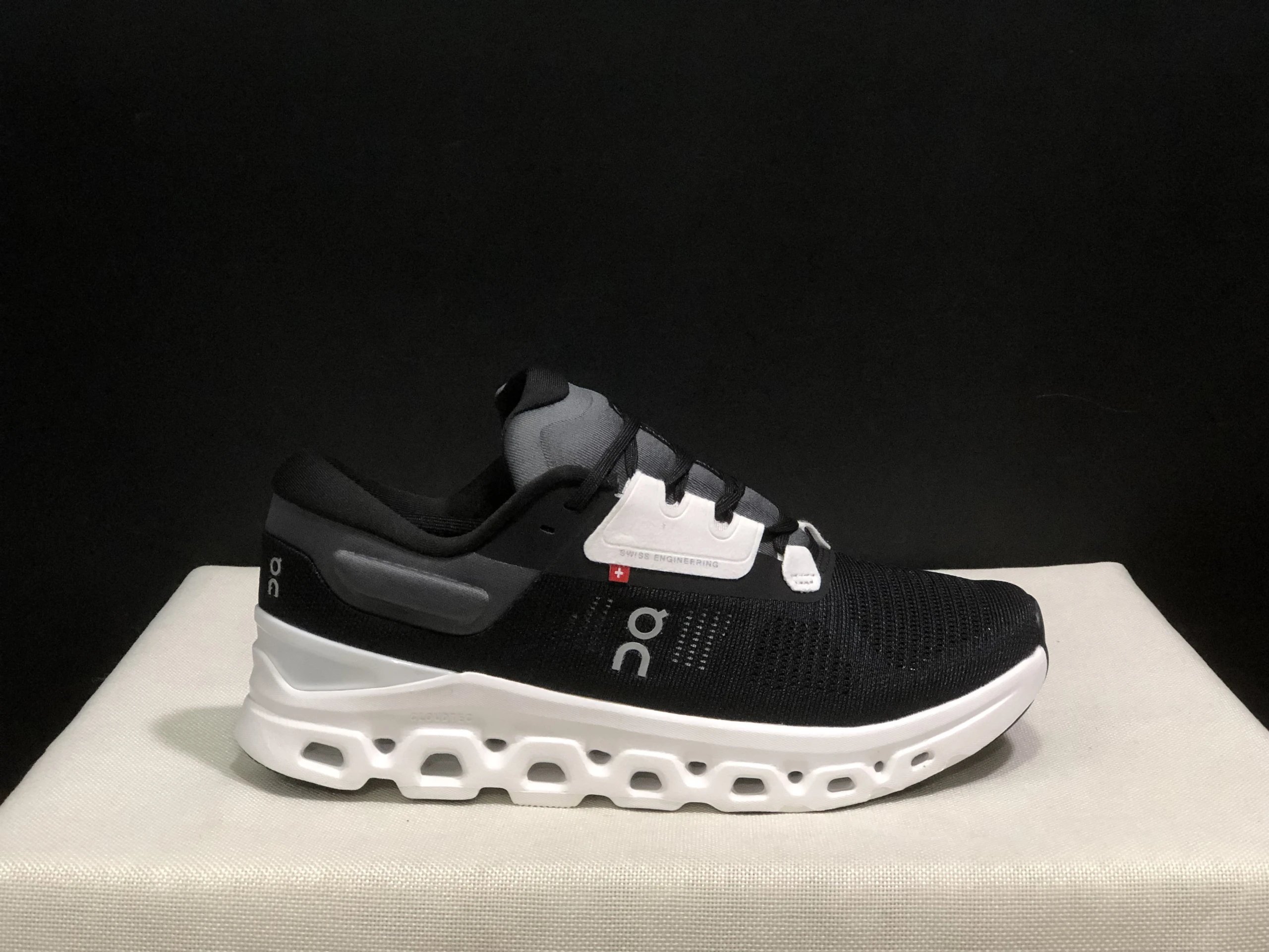On Sneakers Cloudvista 2 — 32