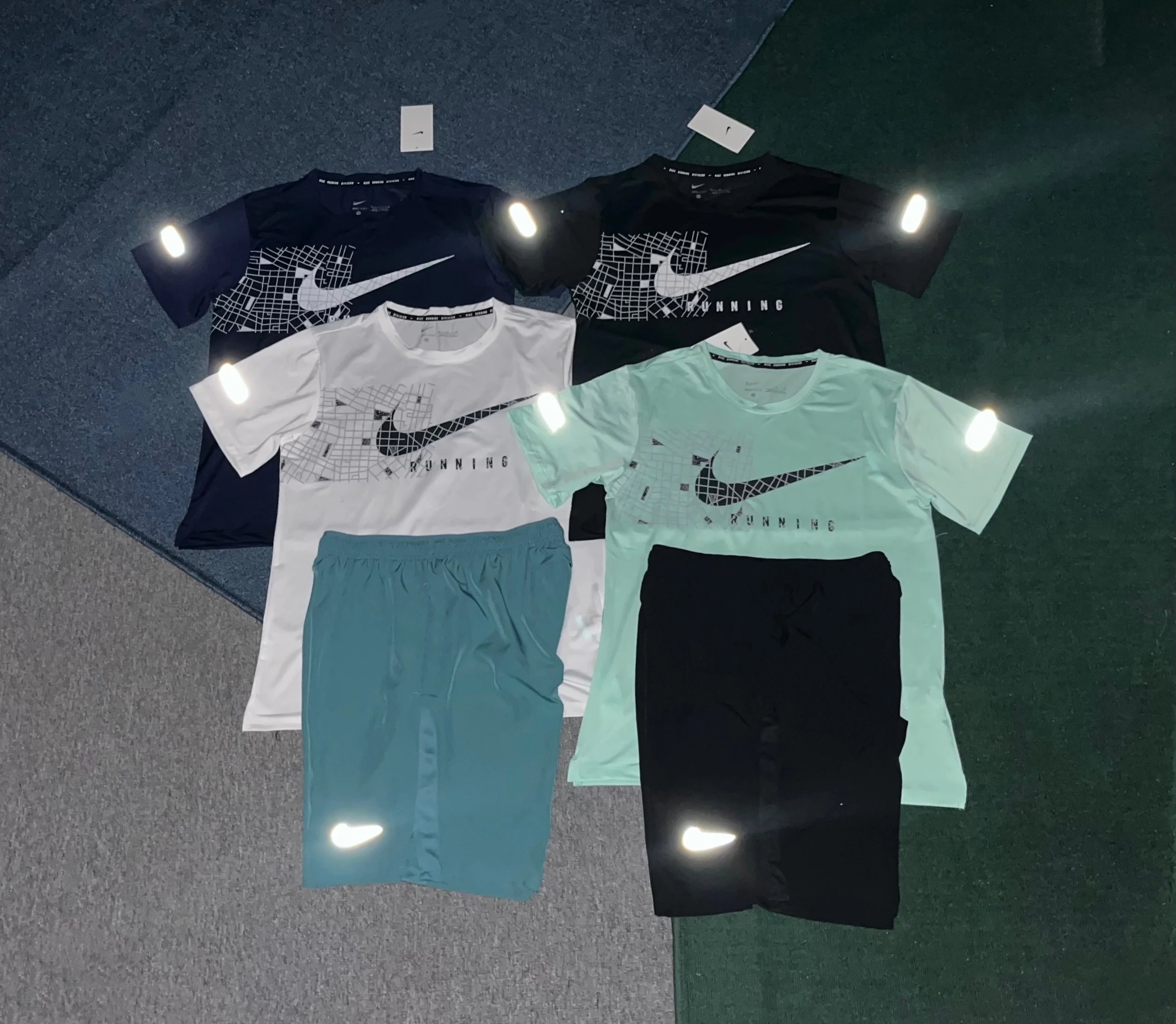 Nike Matching Sets Reflective graphic running T-shirt and shorts set image 2