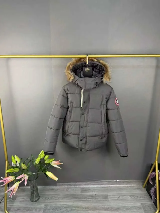 Canada Goose Down Jackets Quilted puffer jacket with Arctic Program sleeve patch product detail image 22