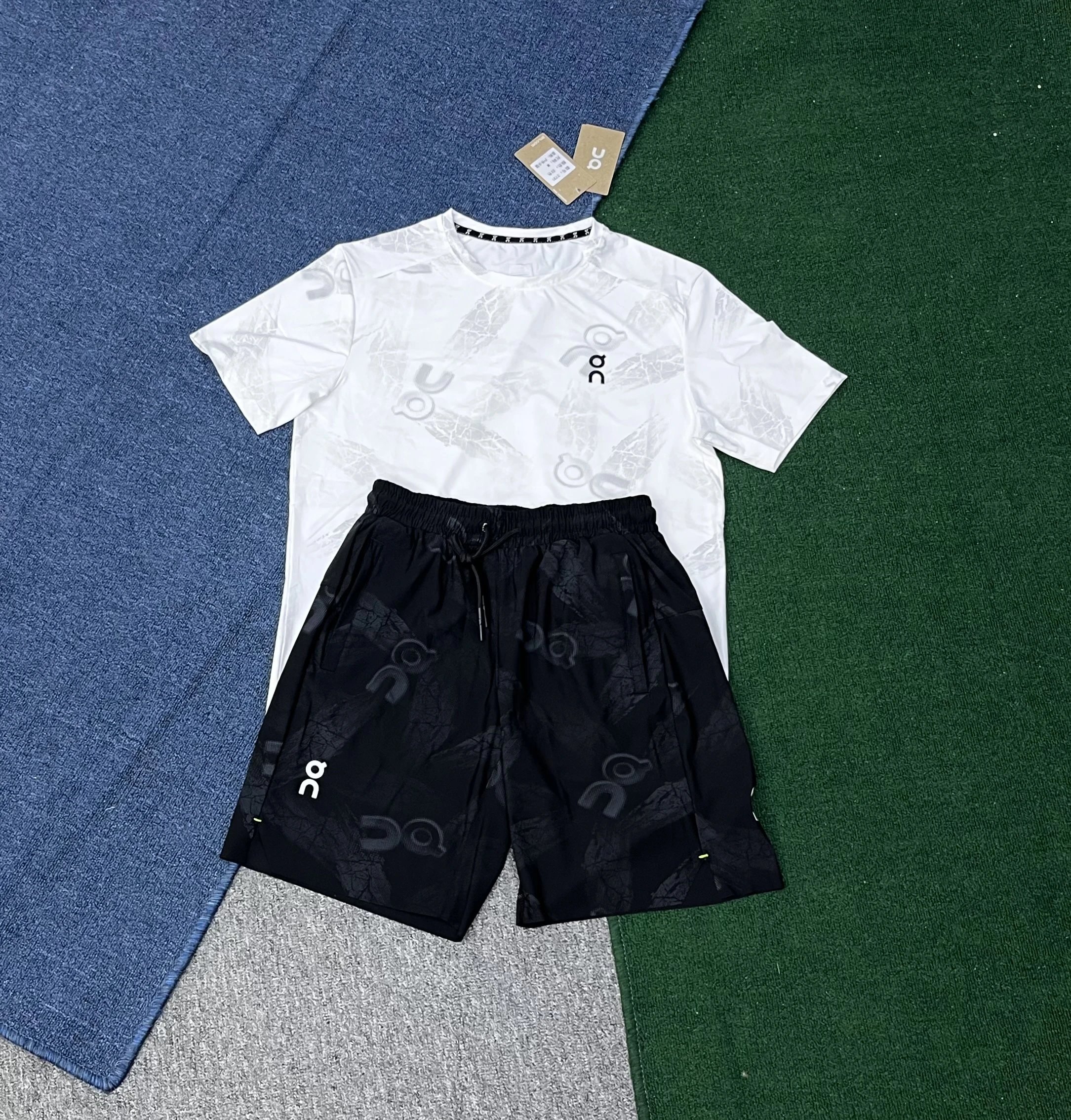On Matching Sets All-over logo print short-sleeve T-shirt and shorts set image 8