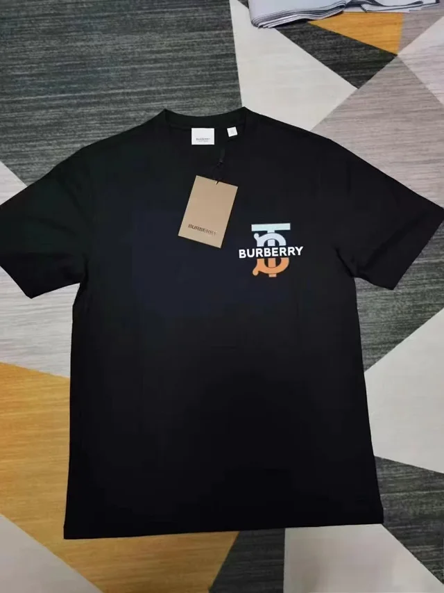 Burberry T-Shirts Short Sleeve Graphic T-Shirt product detail image 35