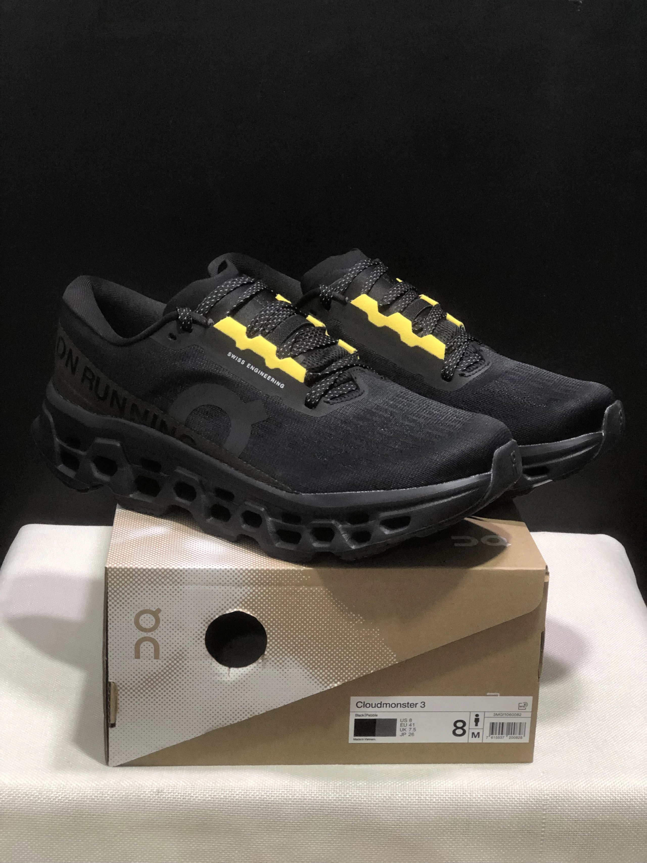 On Sneakers Cloudmonster 3 — 33