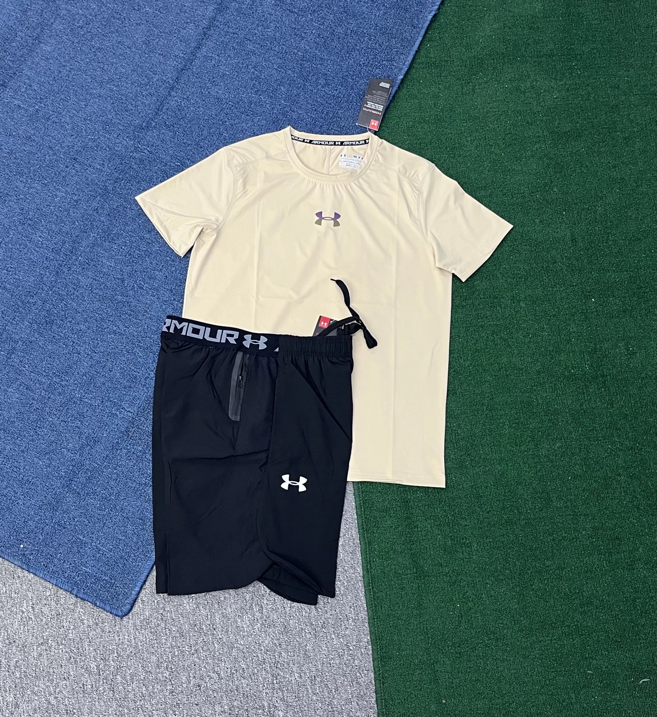 Under Armour Tracksuits Short-sleeve T-shirt and jogger pants set — 10