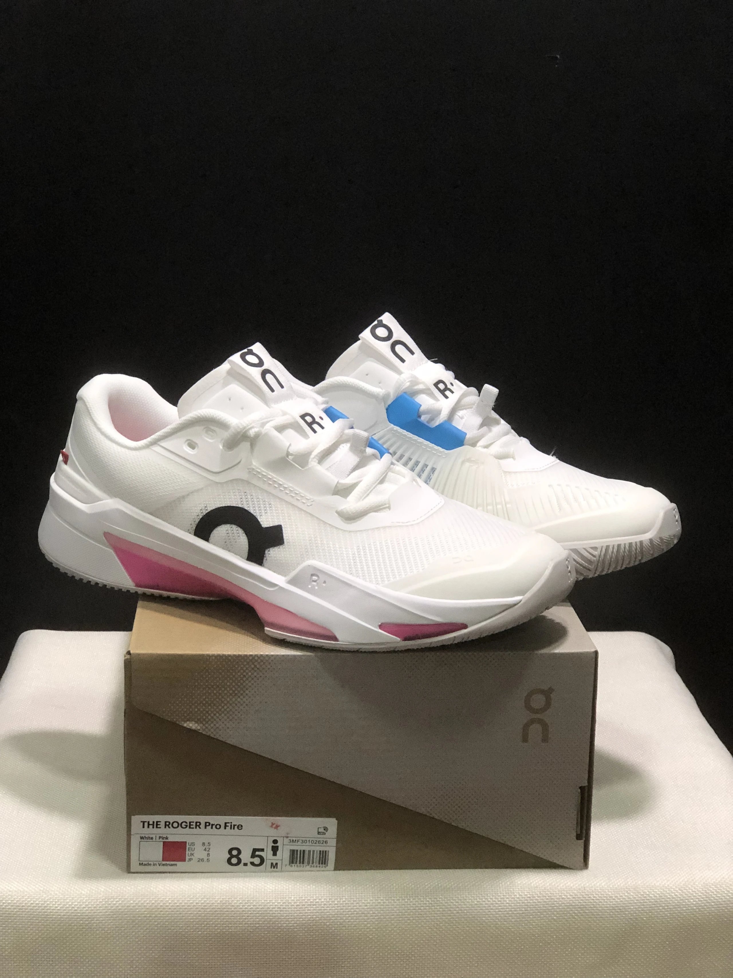 On Cloudsurfer Max / THE ROGER Pro Fire — 6