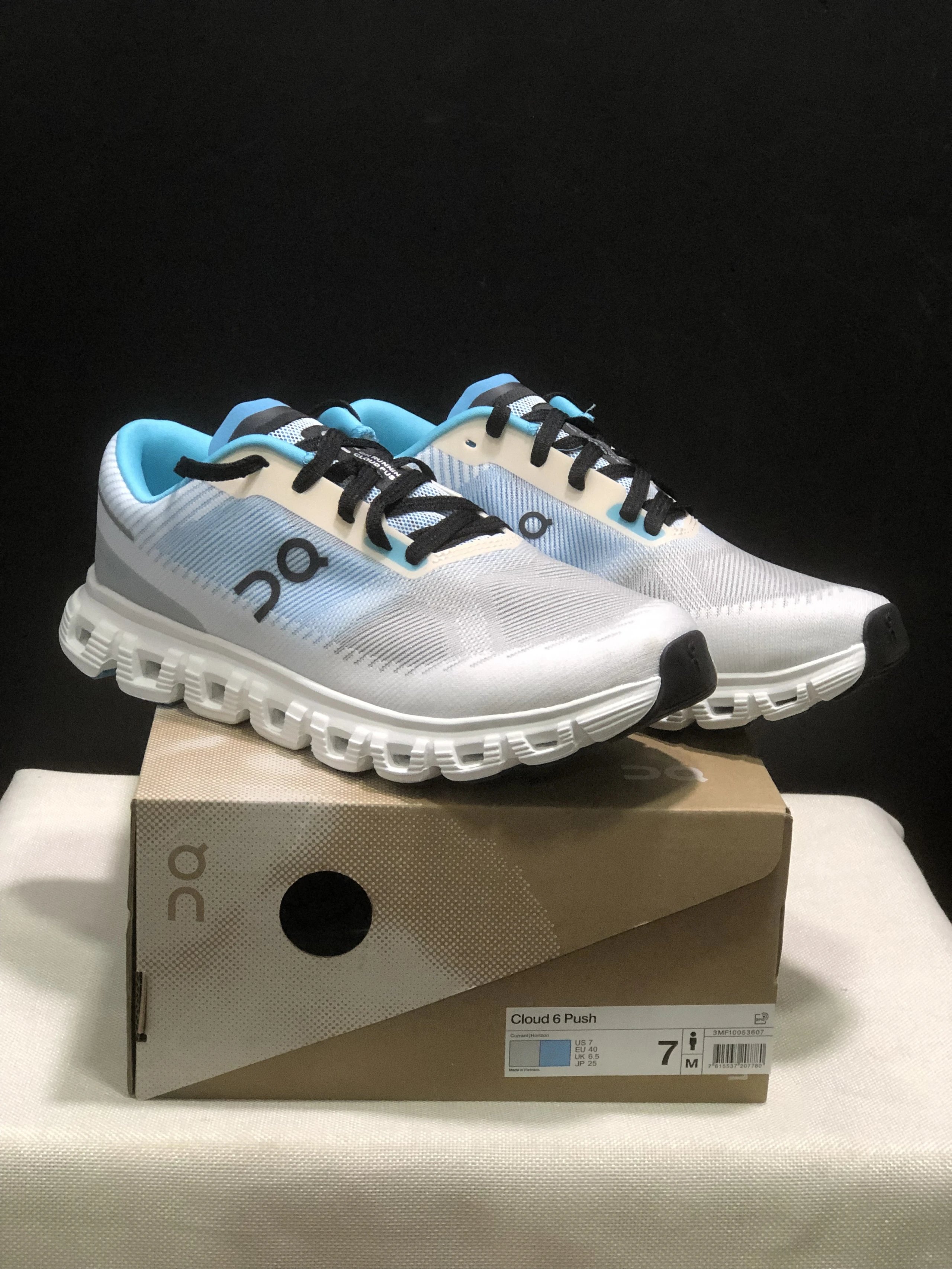 On Sneakers Cloudsurfer Max — 16