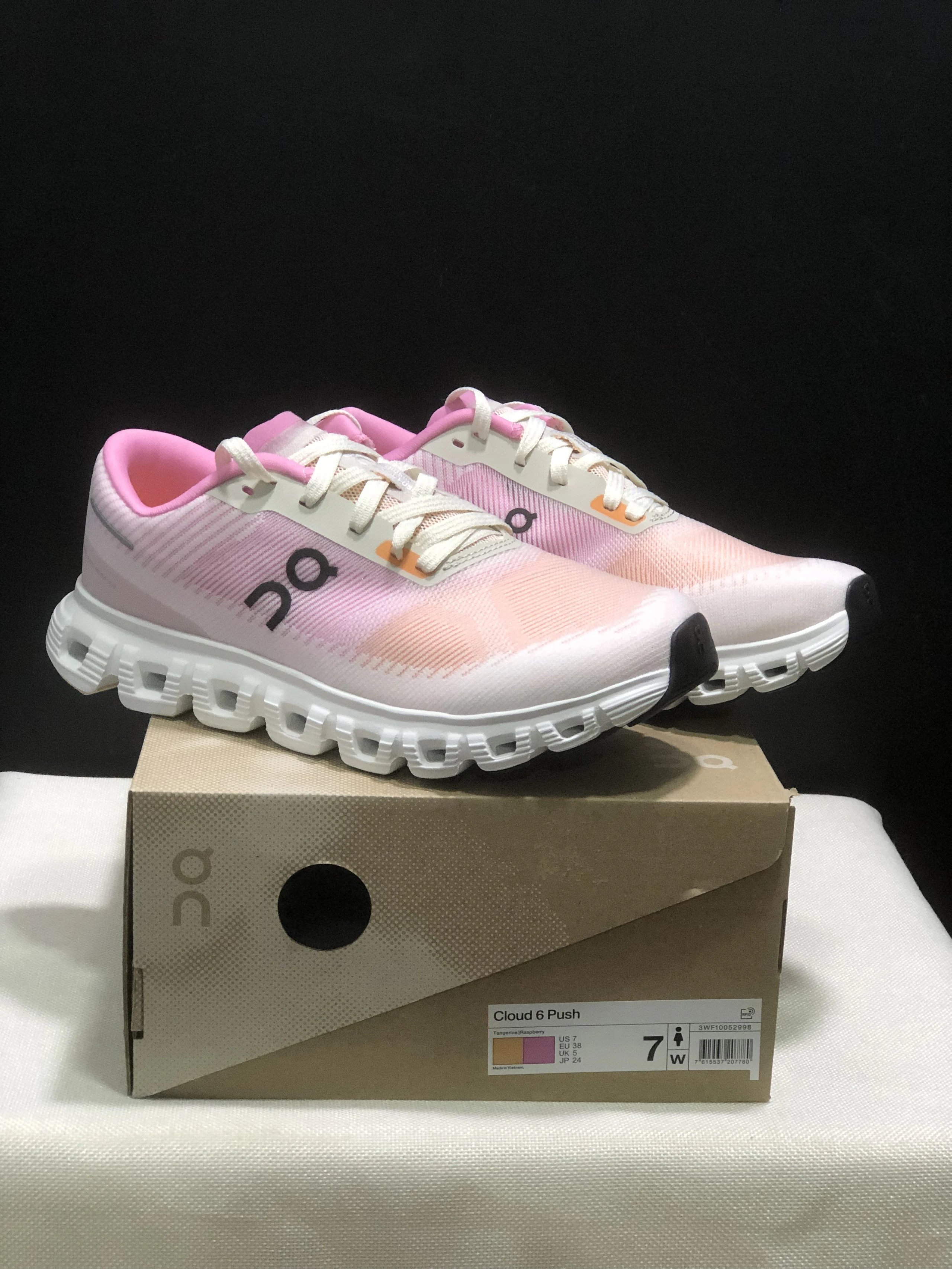 On Sneakers Cloudsurfer Max — 25