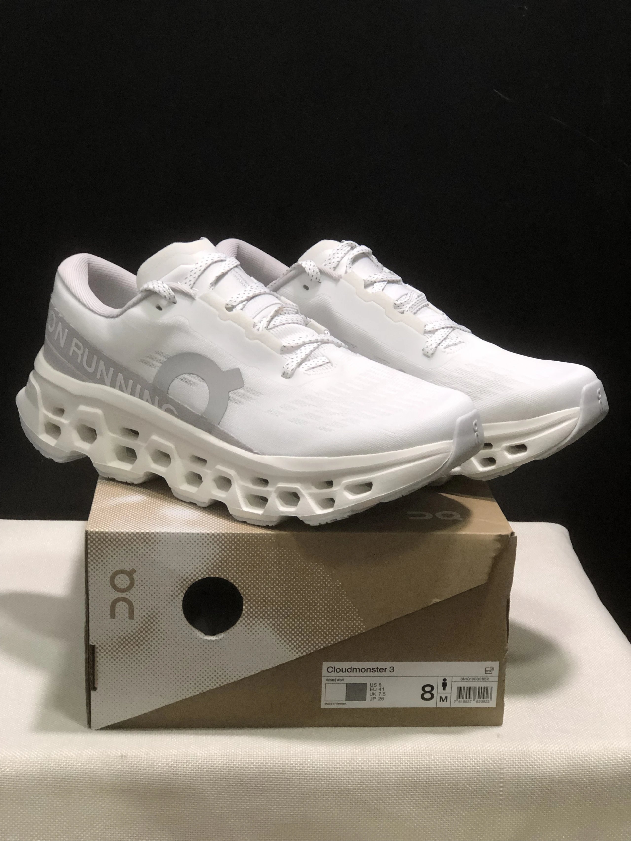 On Sneakers Cloudmonster 3 — 34
