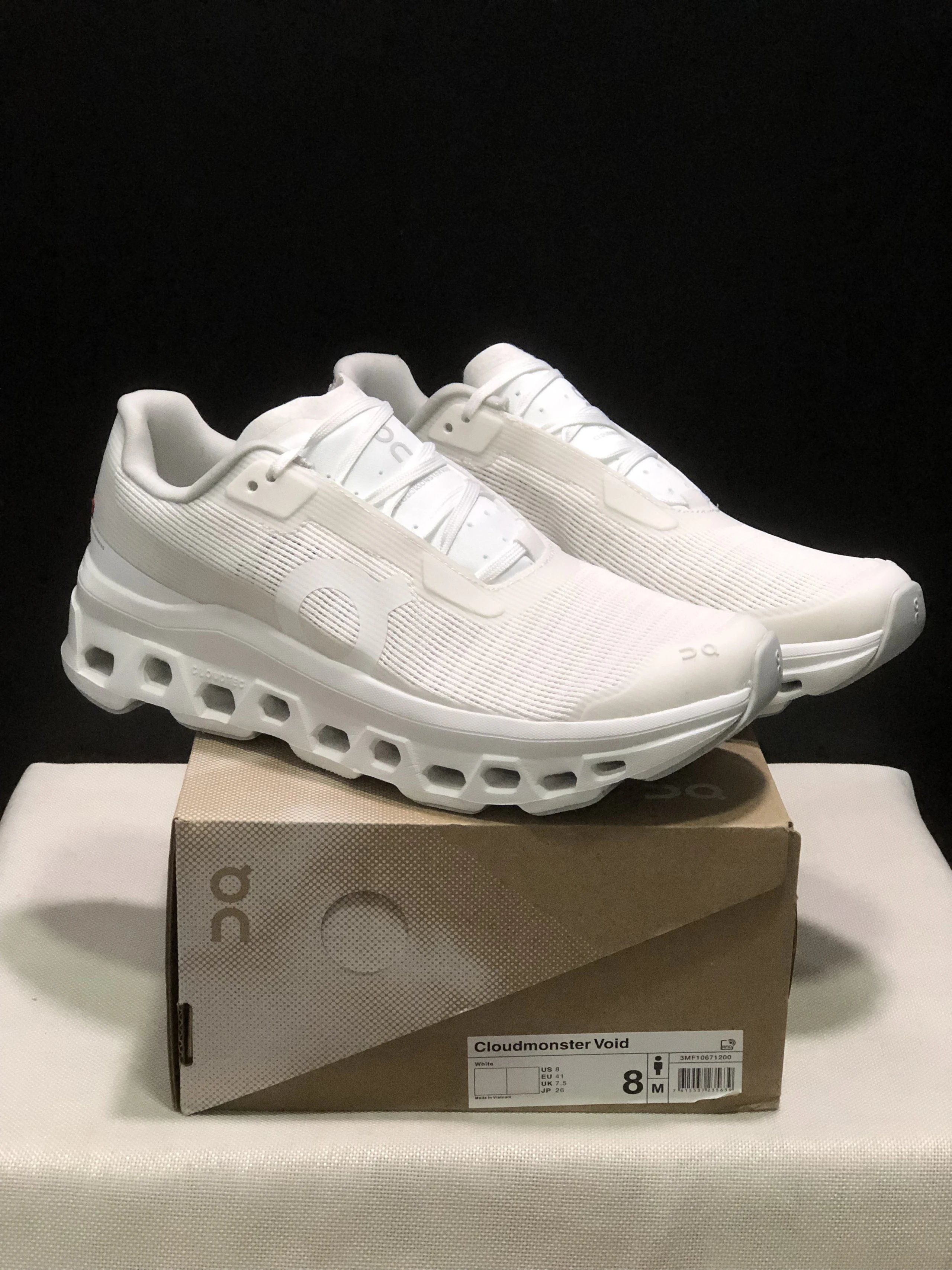 On Cloudsurfer Max / THE ROGER Pro Fire — 17