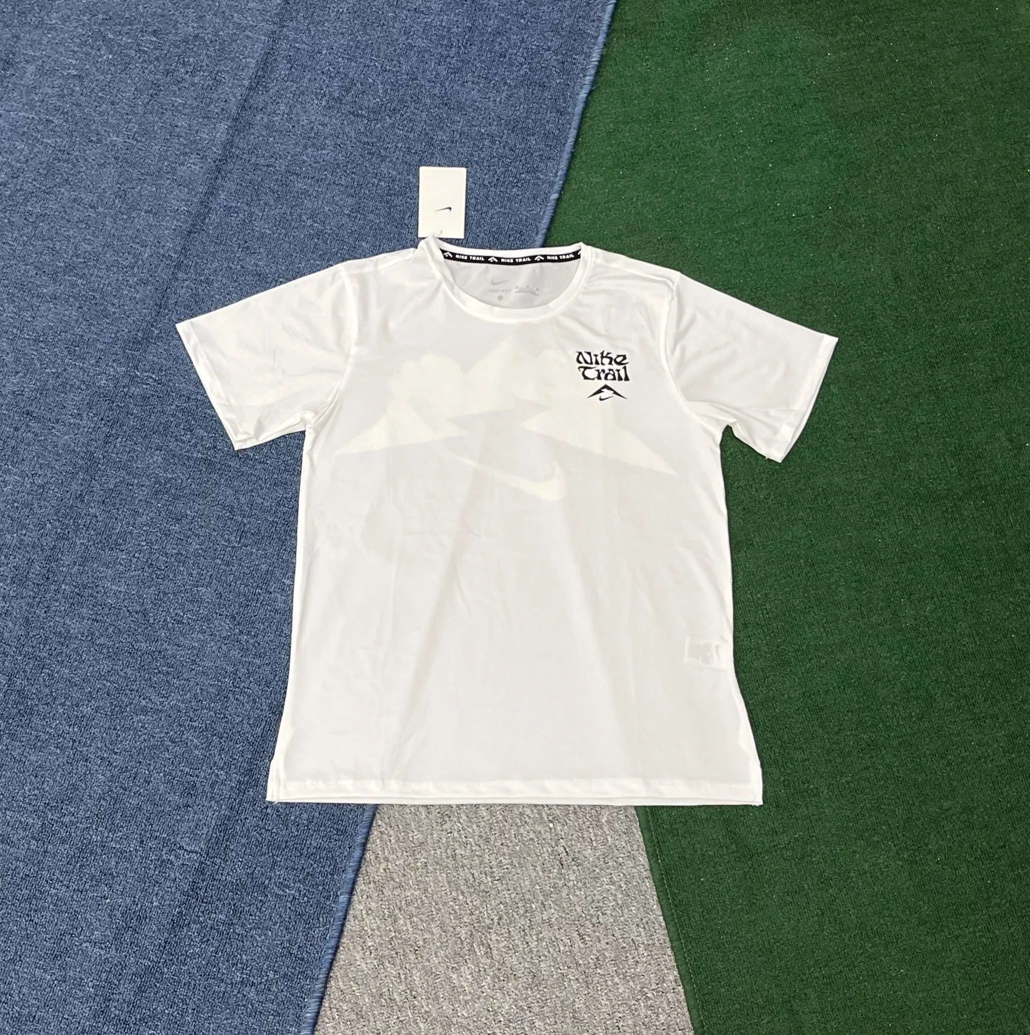 Nike T-Shirts Trail mountain graphic image 3
