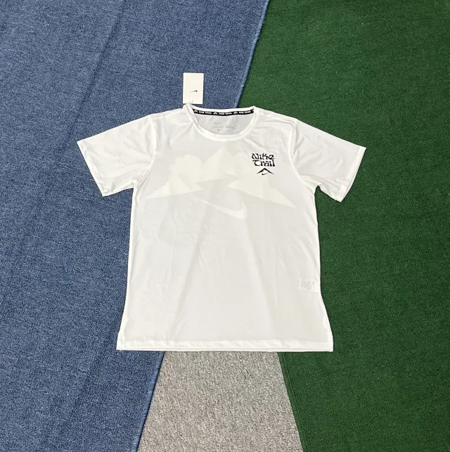 Nike T-Shirts Trail mountain graphic product detail image 3