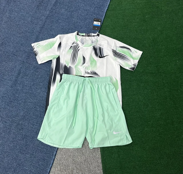 Nike Matching Sets Short-Sleeve Graphic T-Shirt and Shorts Set product detail image 12