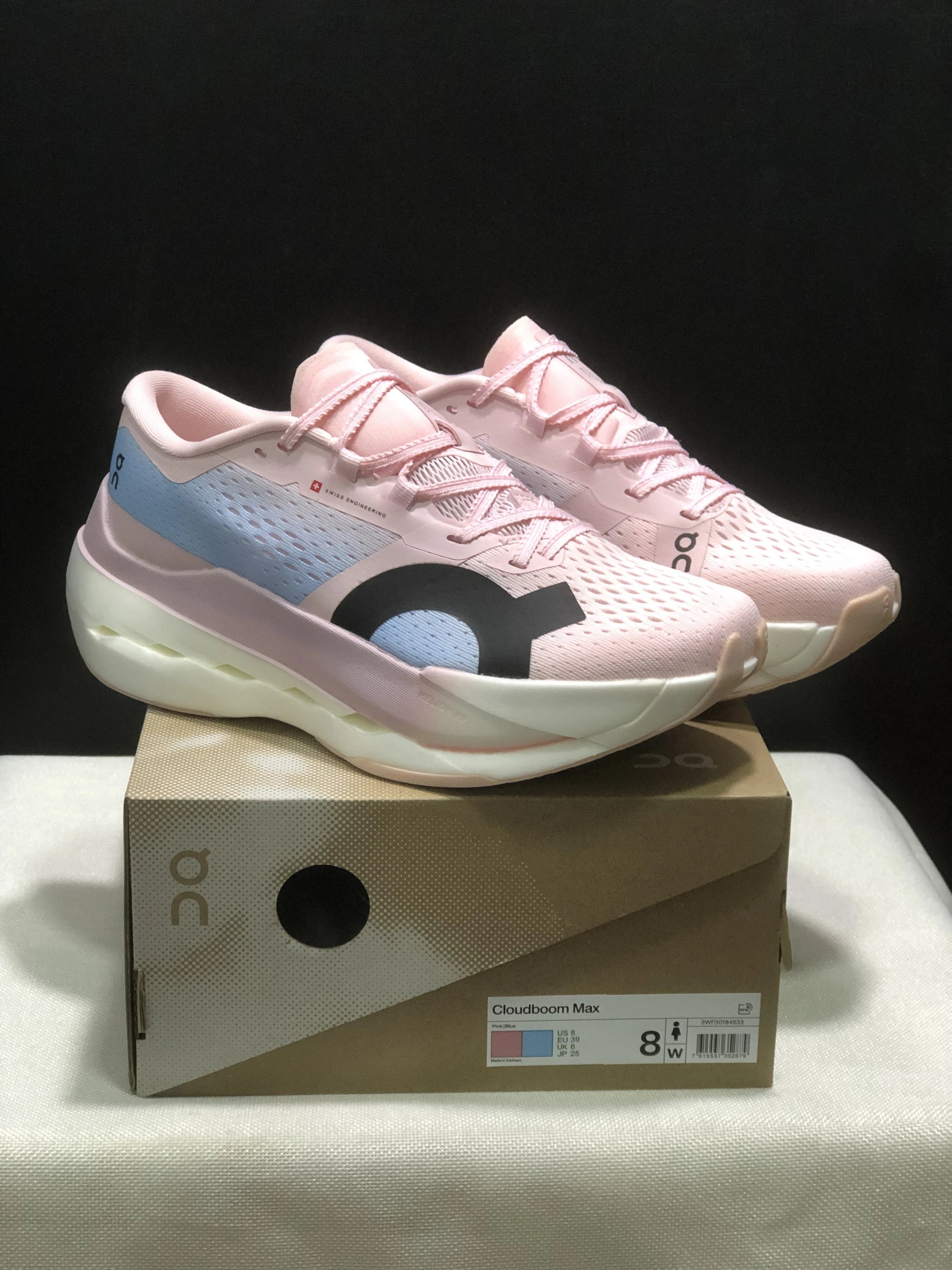 On Sneakers Cloudsurfer Max — 30