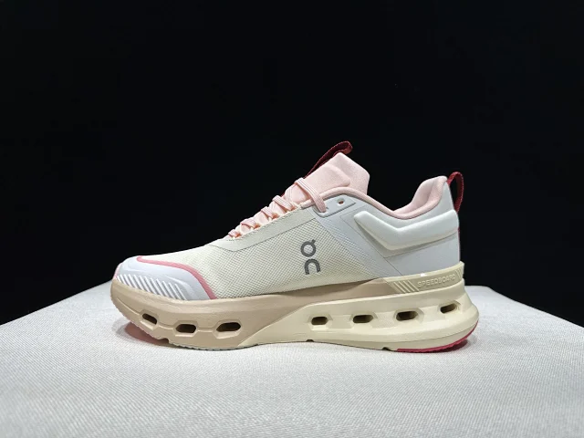 On Sneakers Cloudsurfer Trail 2 WP product detail image 7
