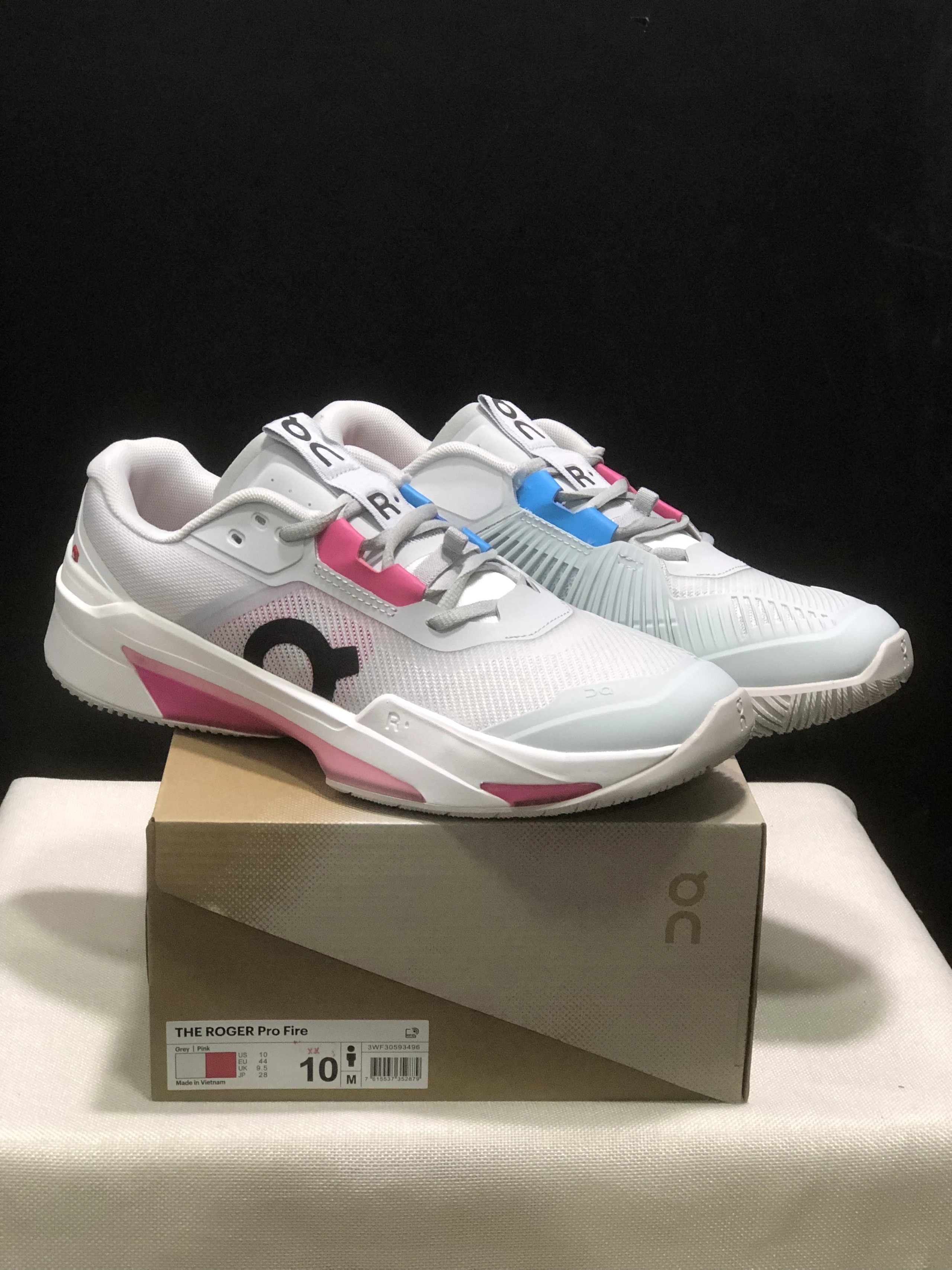 On Cloudsurfer Max / THE ROGER Pro Fire — 2