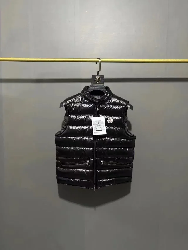 Moncler Vests Quilted Hooded Puffer Vest product detail image 11