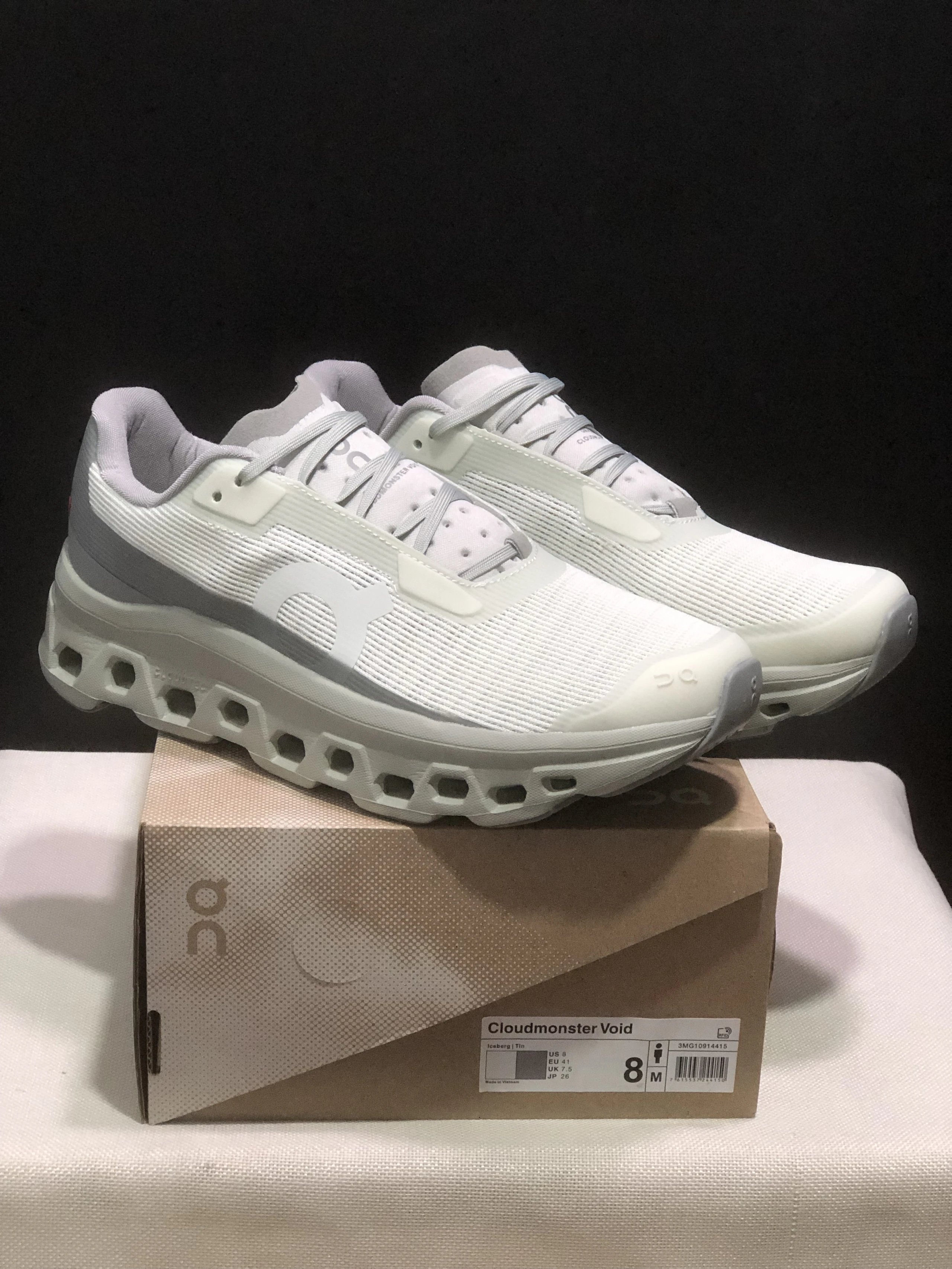 On Cloudsurfer Max / THE ROGER Pro Fire — 27