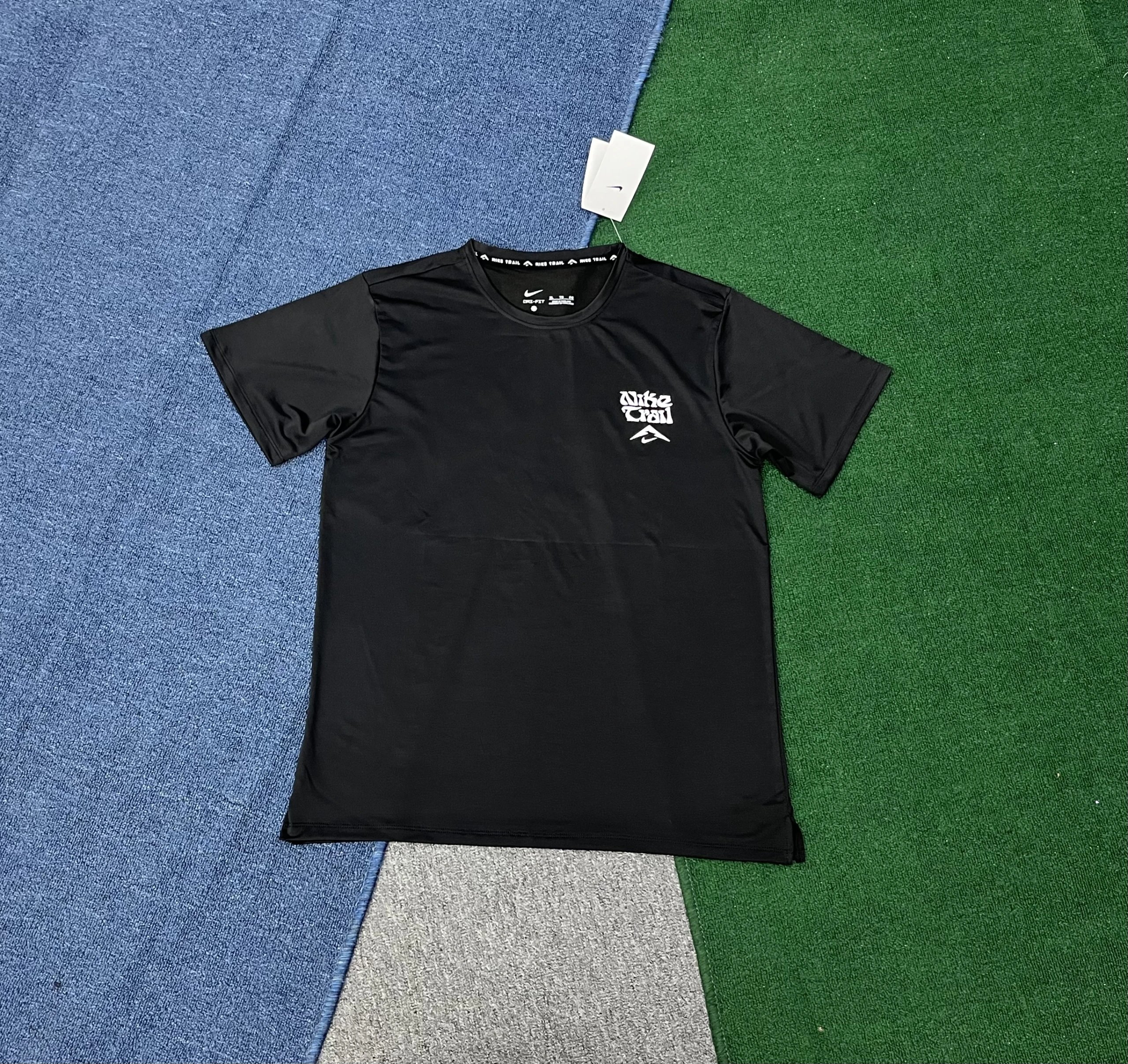 Nike T-Shirts Trail mountain graphic image 4