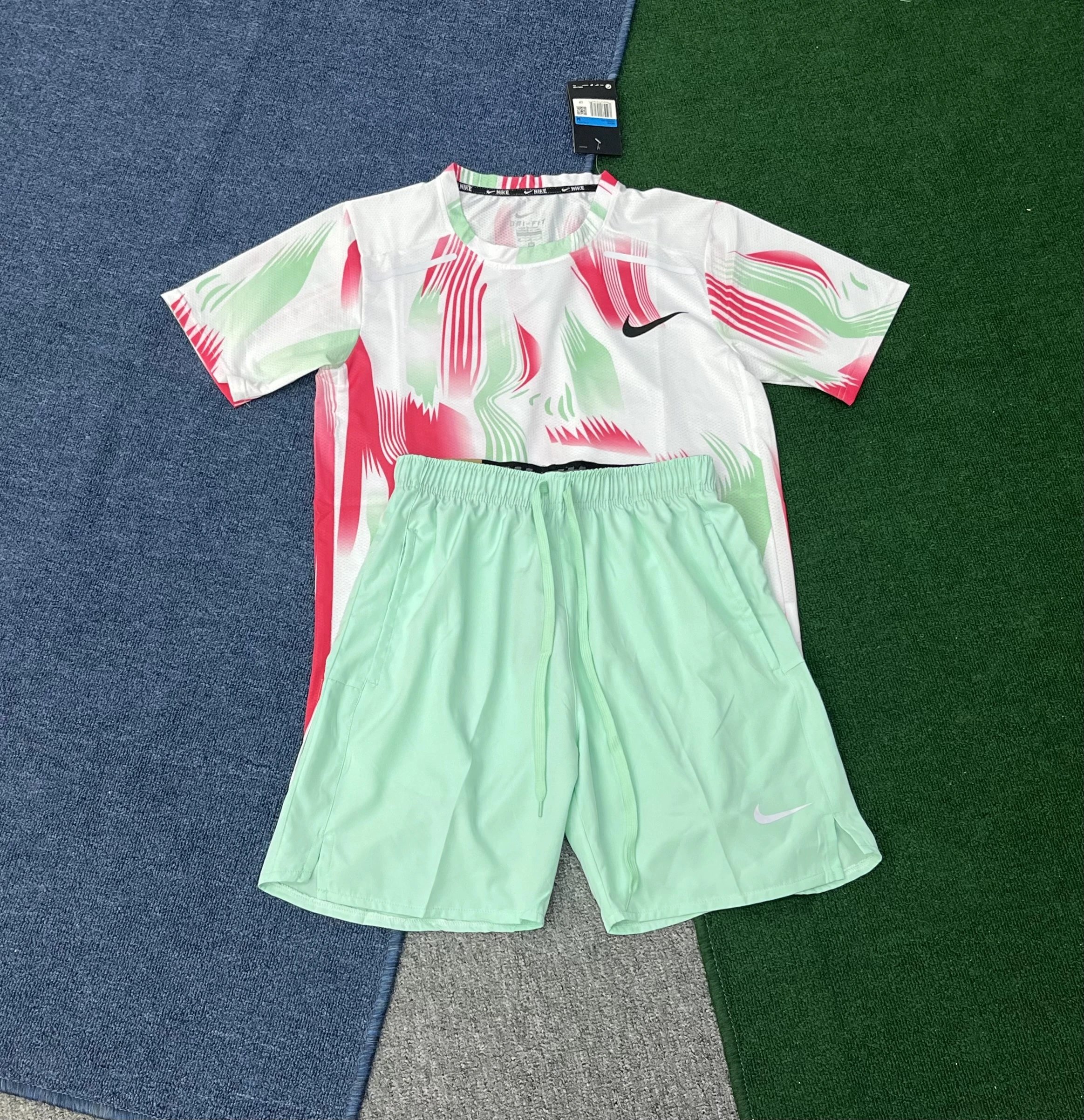 Nike Matching Sets Dri-FIT short-sleeve T-shirt and shorts set — 22
