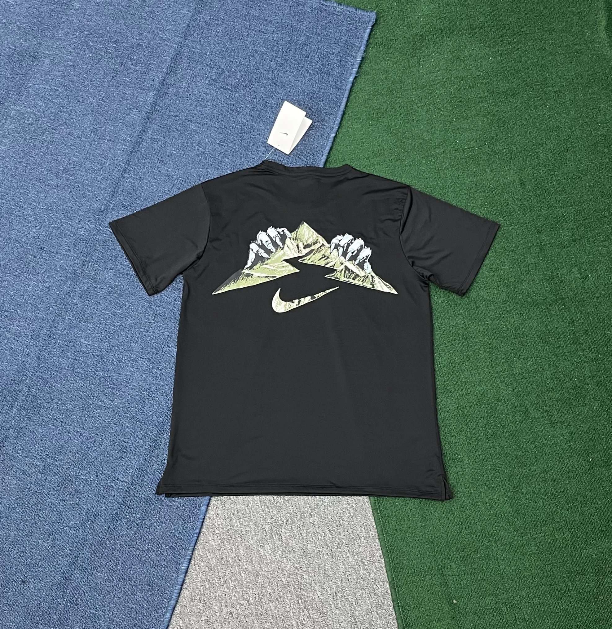 Nike T-Shirts Trail mountain graphic image 6
