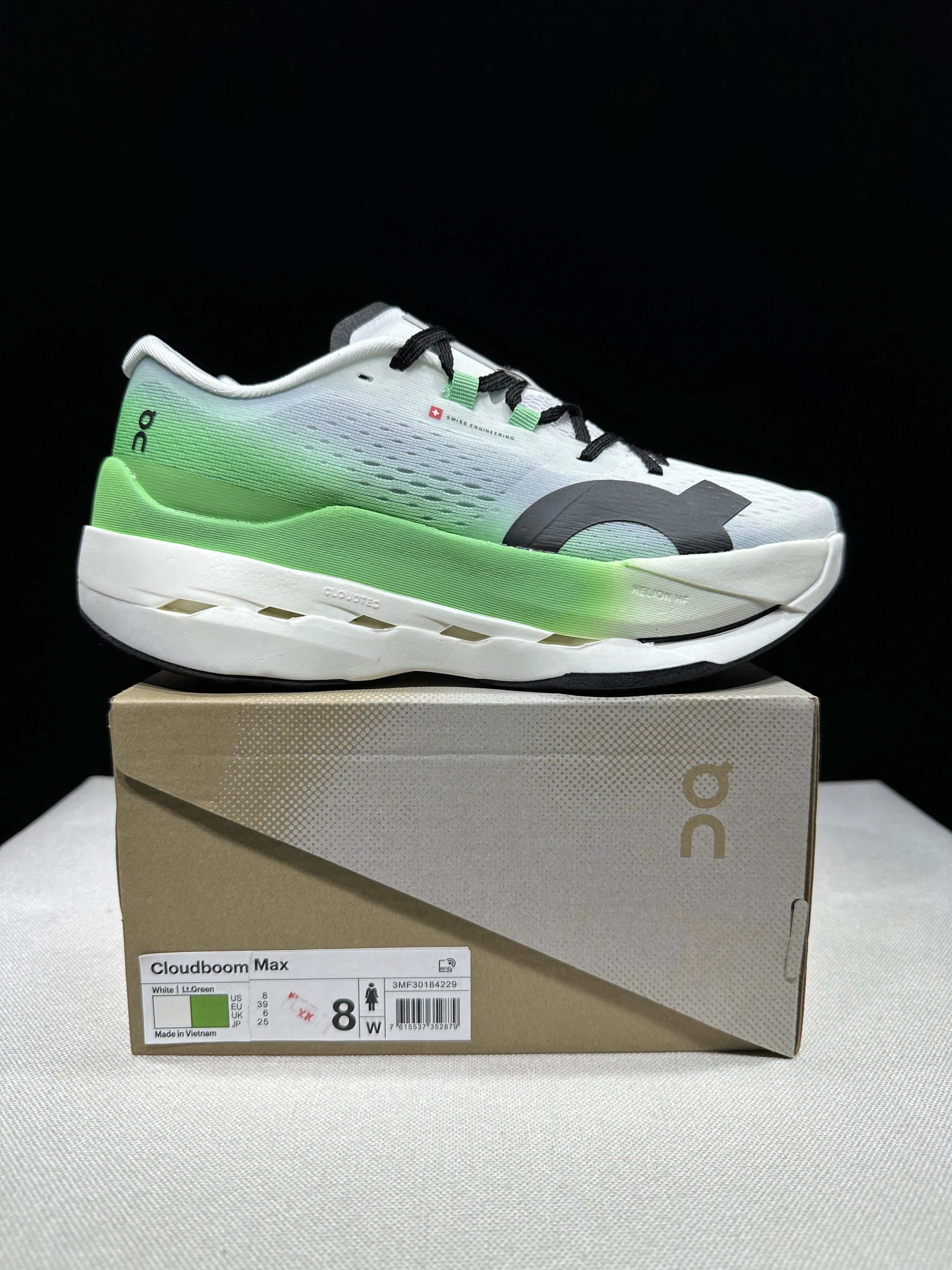 On Sneakers Cloudsurfer Max — 21