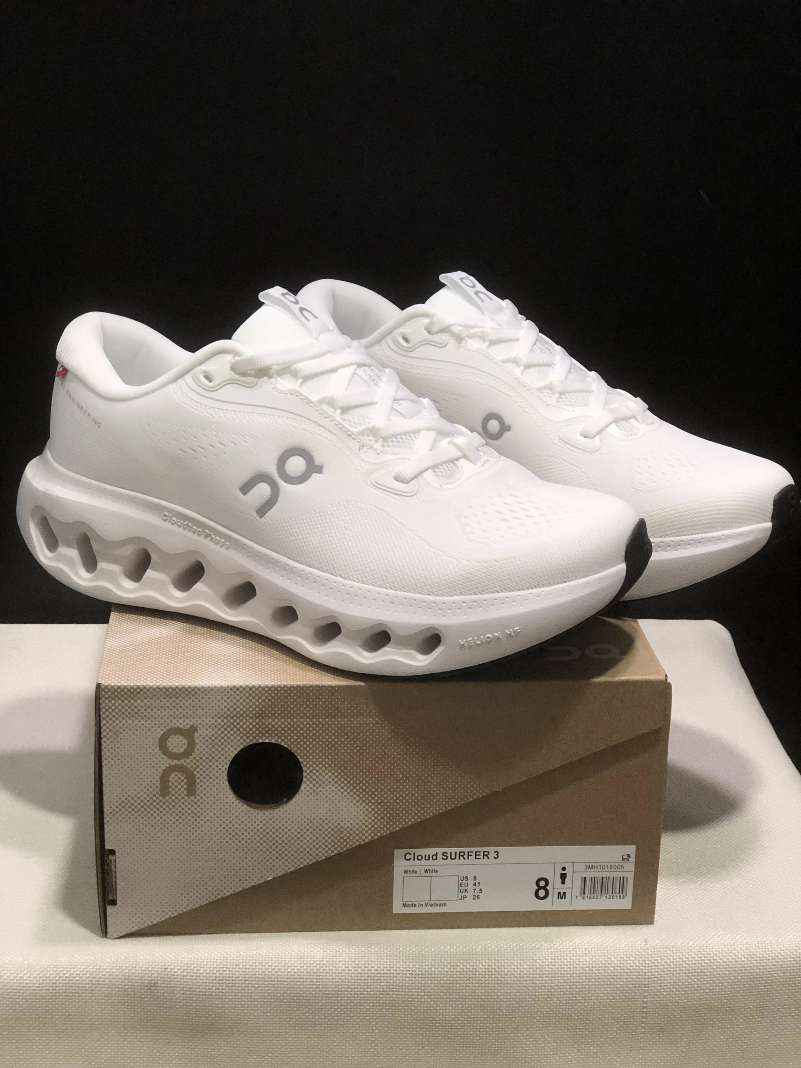 On Cloudtilt and Cloudsurfer 3 running shoes — 17