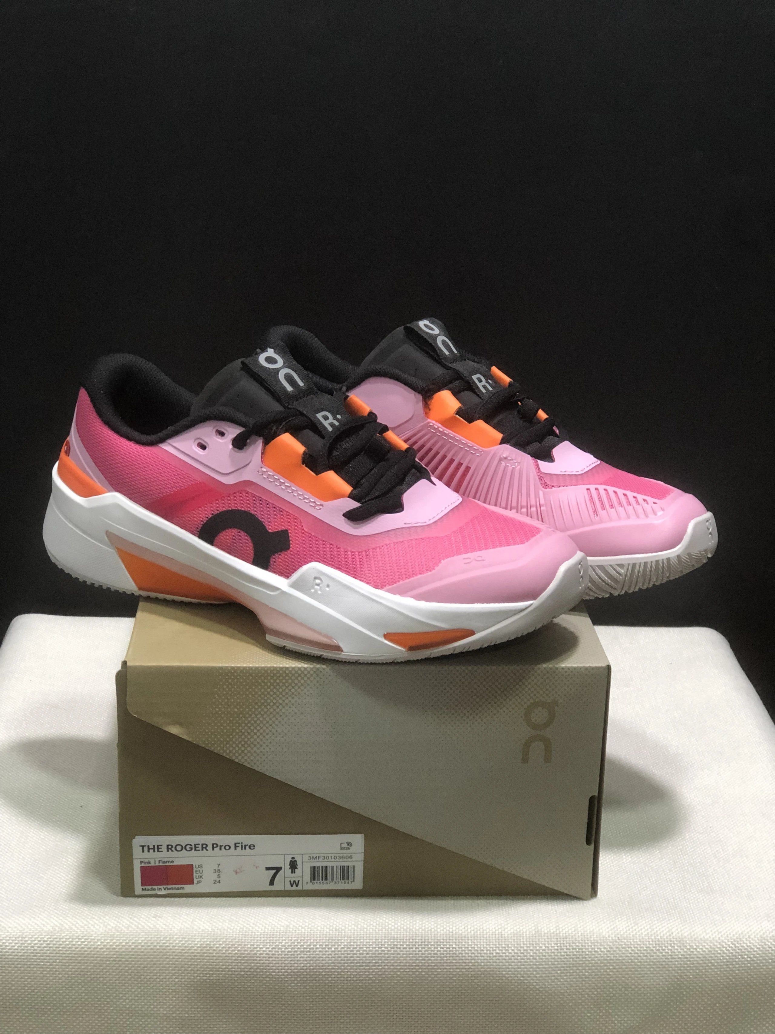 On Cloudsurfer Max / THE ROGER Pro Fire — 7