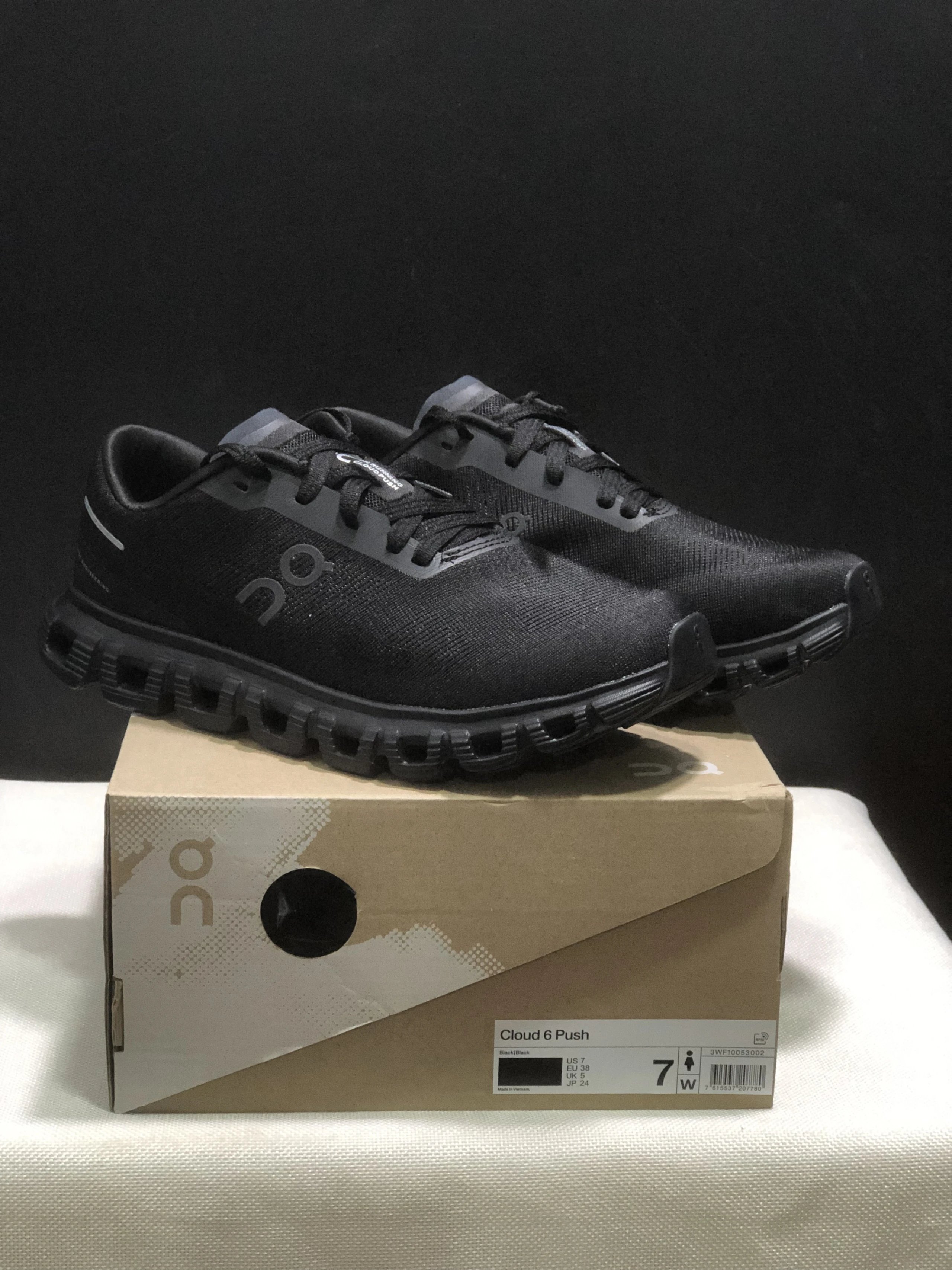 On Sneakers Cloudsurfer Max — 22