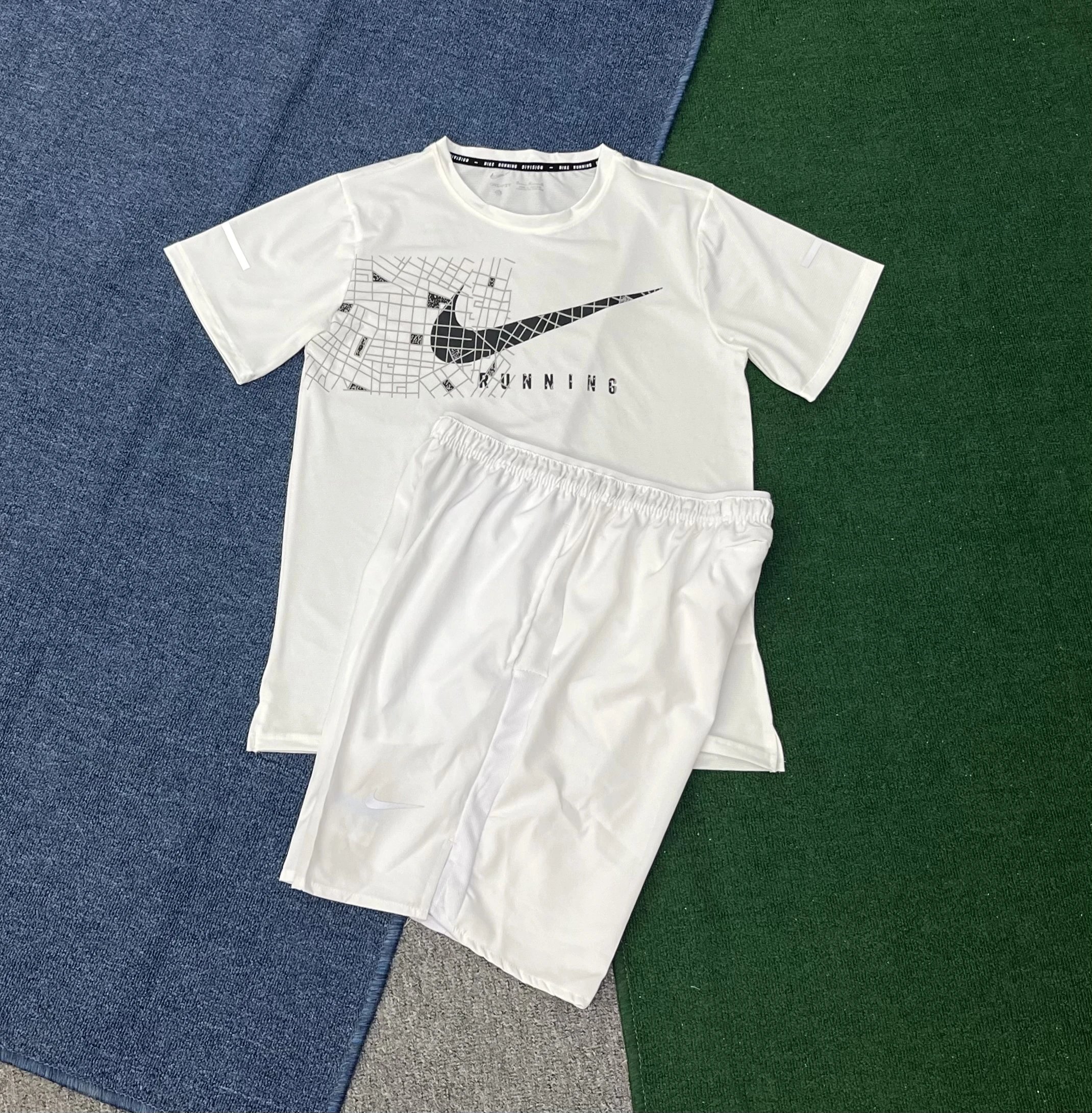 Nike Matching Sets Reflective graphic running T-shirt and shorts set — 10