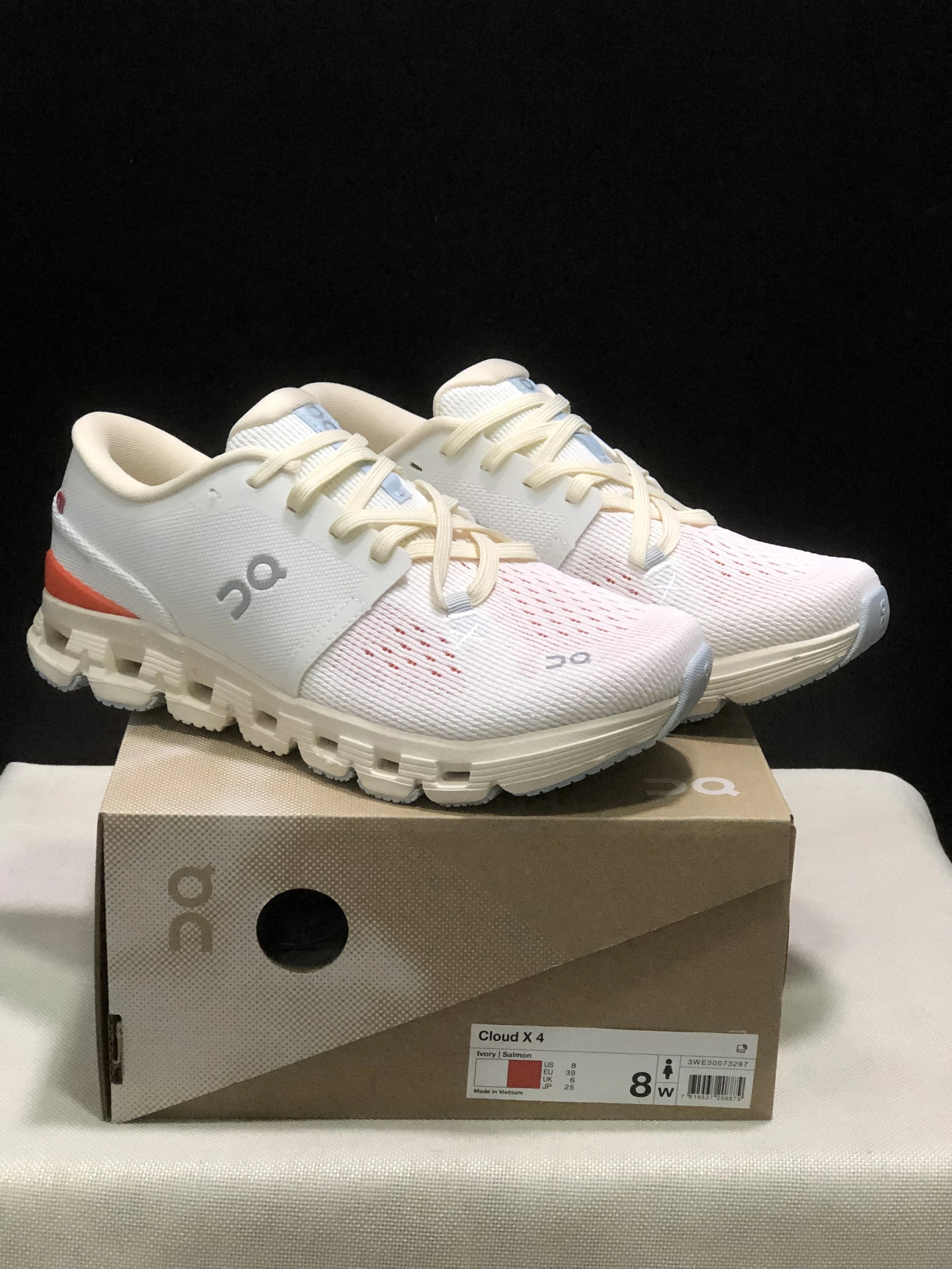 On Sneakers Cloud X 4 image 5