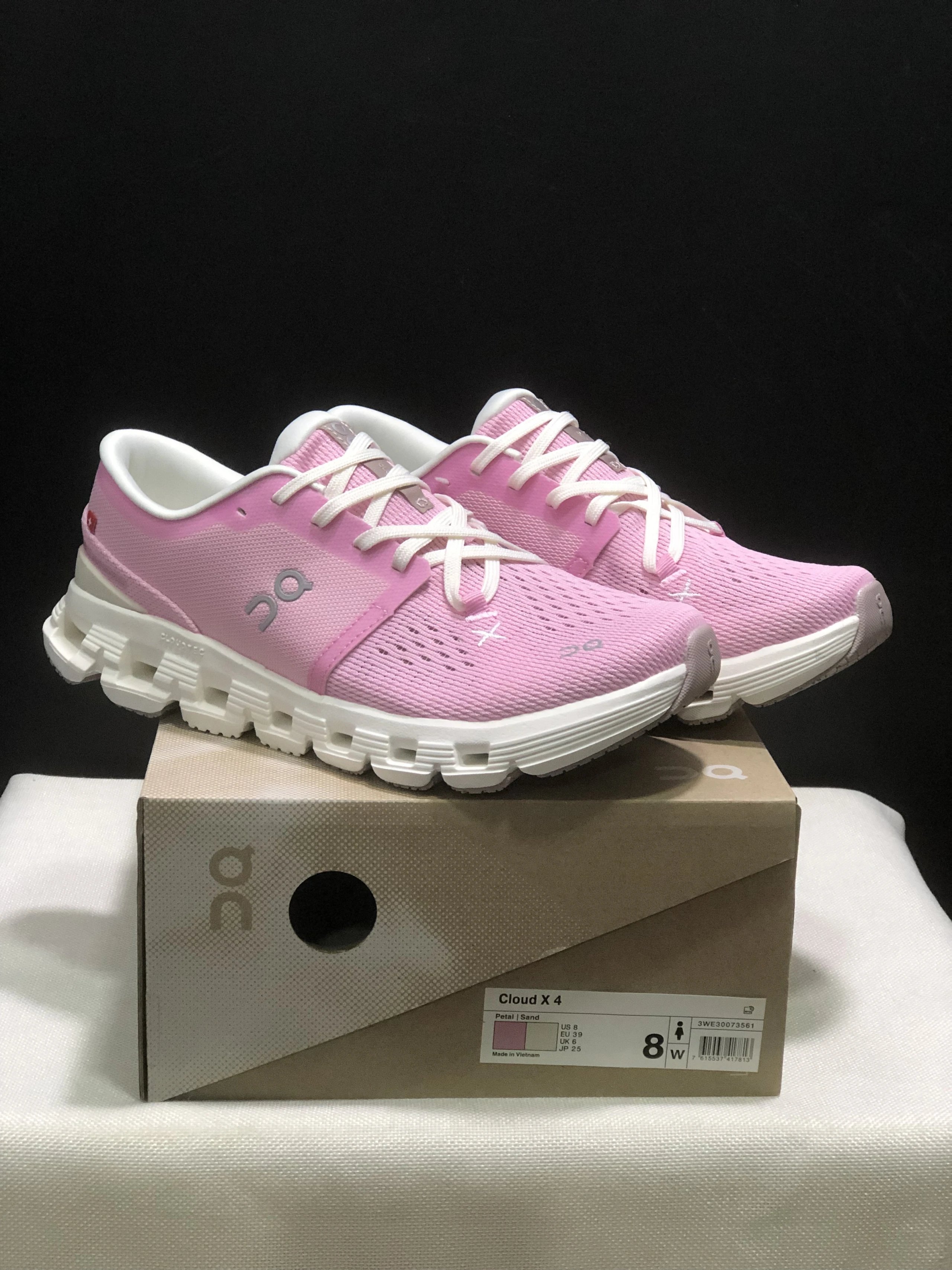 On Sneakers Cloud X 4 image 10